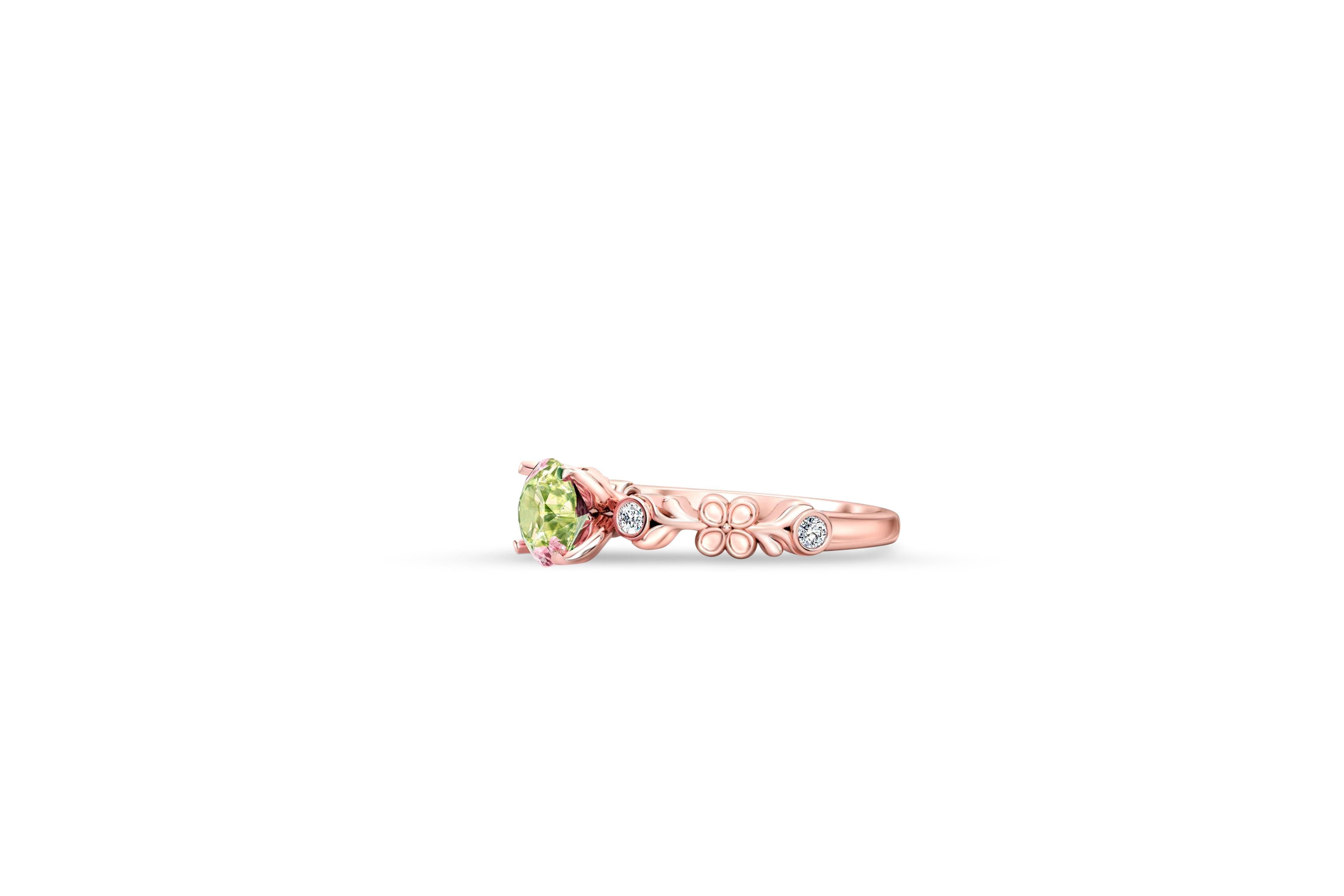 Apple green peridot 14 gold ring. In New Condition In Istanbul, TR