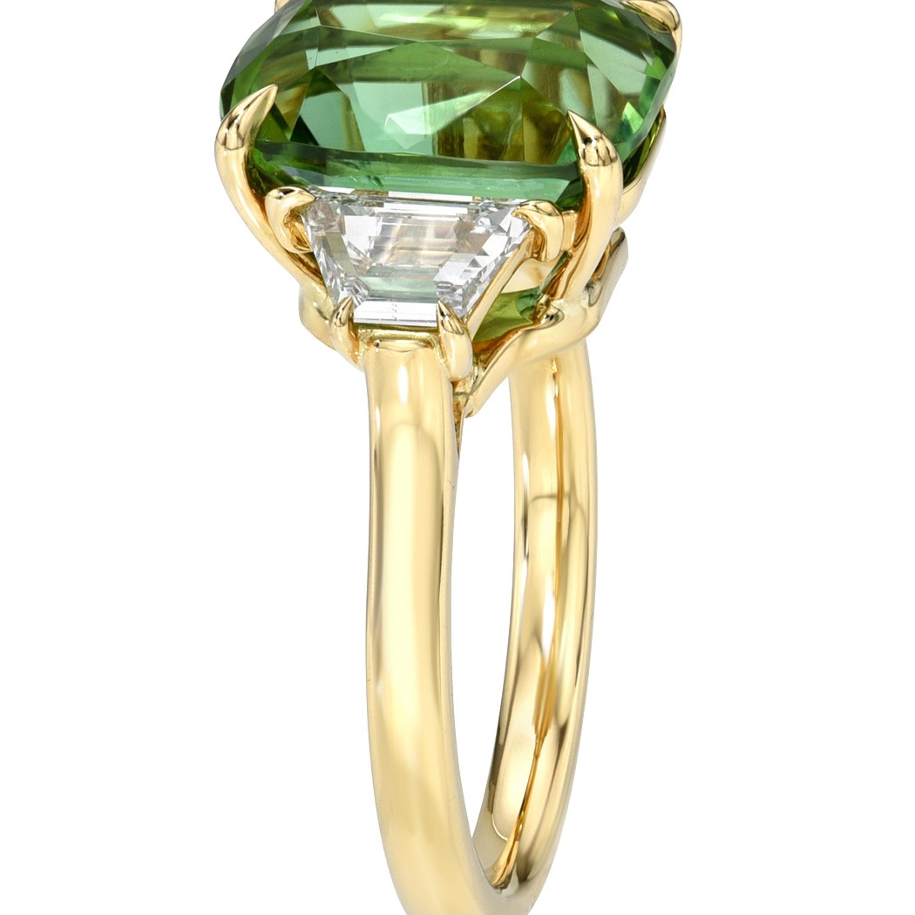 Goldring mit Apfelgrünem Turmalin und Trapezdiamant-Akzenten für Sammler im Angebot 3