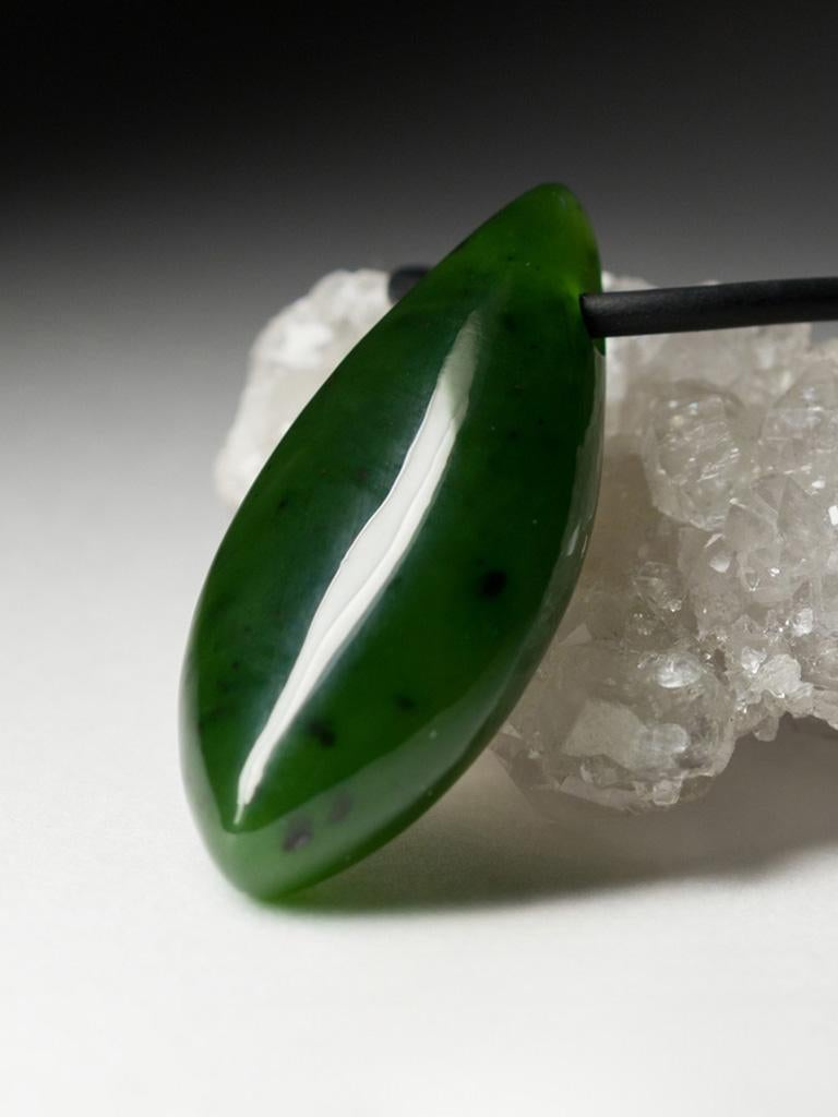 Collier pendentif en caoutchouc vert pour hommes avec néphrite naturelle en forme de pomme en vente 2