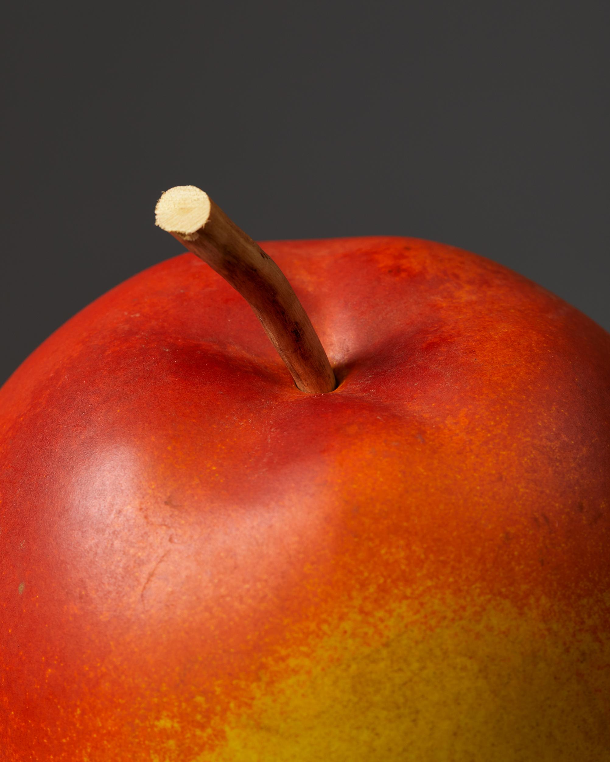 Grès Sculpture de pomme par Per Hammarstrm, Suède, années 1980 / 1990 en vente