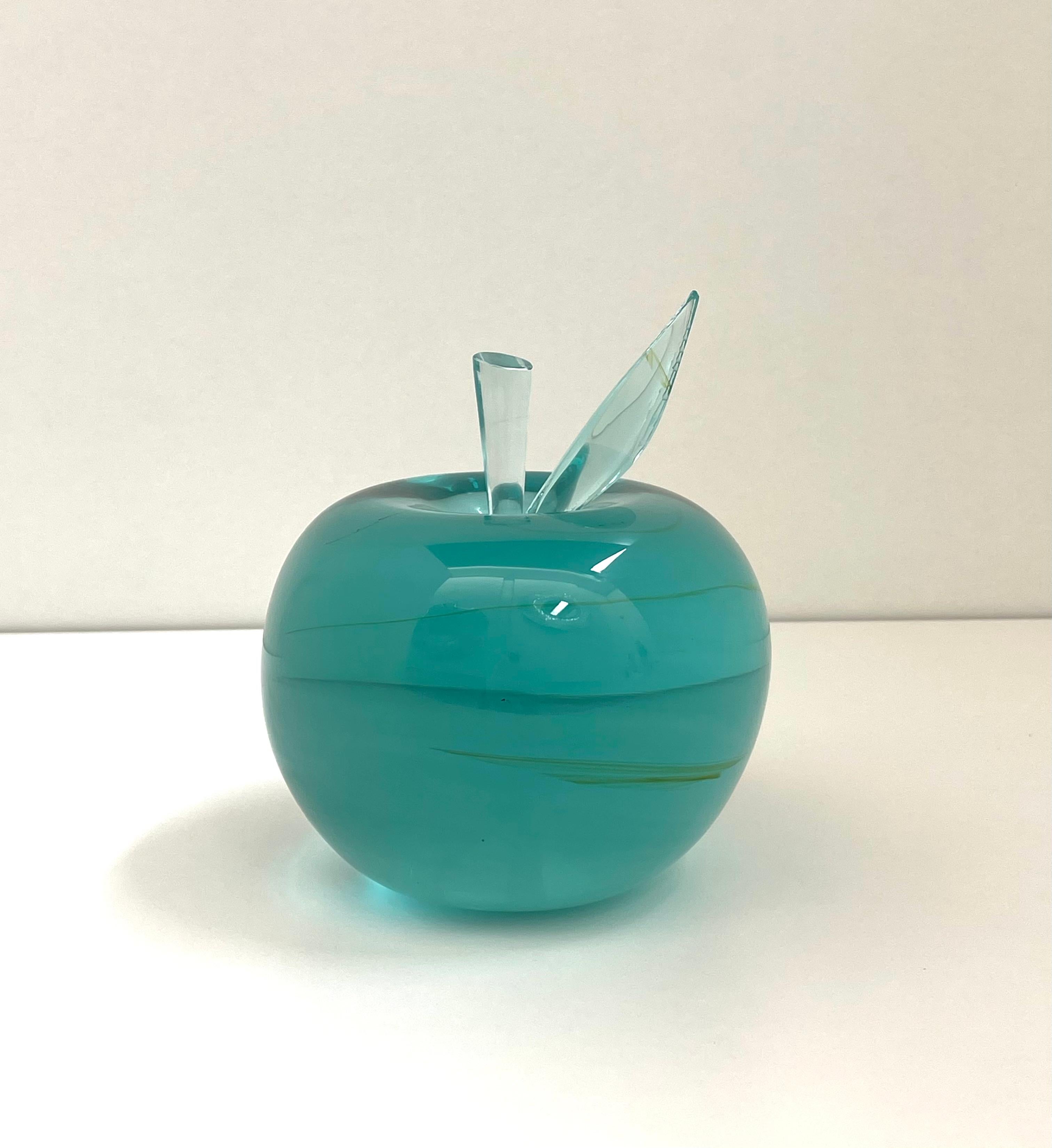 'Apple' Unique Sculpture in Handmade Aquamarine Crystal by Ghiró Studio In New Condition For Sale In Pieve Emanuele, Milano