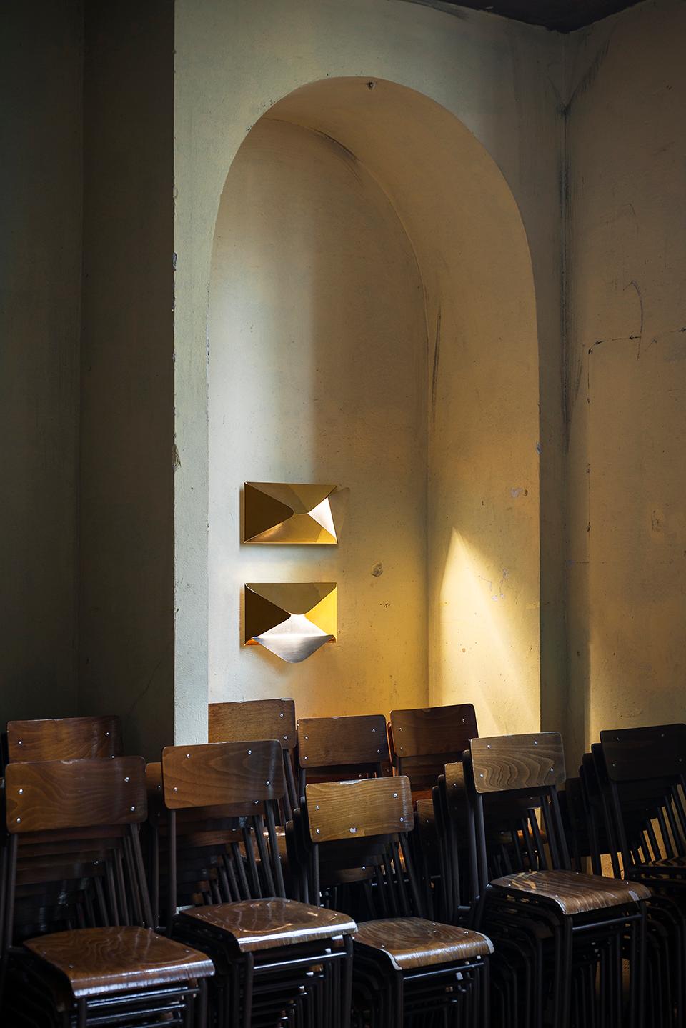 CORRISPONDENZA Wall Lamp in Brushed Steel and Gold-Plated Brass by Dimoremilano For Sale 1