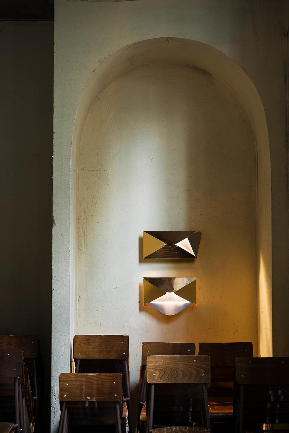 CORRISPONDENZA Wall Lamp in Brushed Steel and Gold-Plated Brass by Dimoremilano For Sale 2