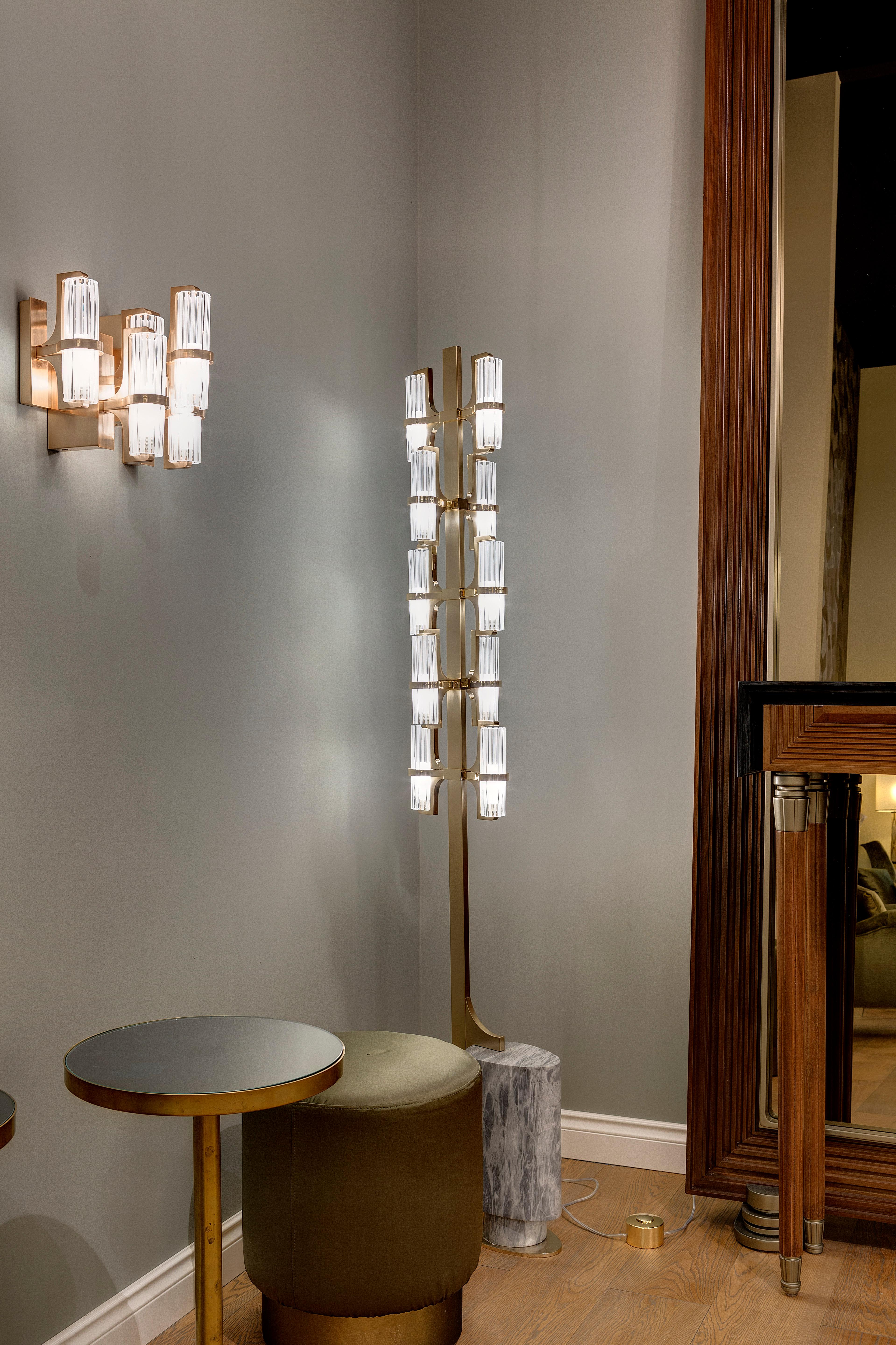 Galvanisé Applique murale moderne à 5 lumières Soave en or rose, abat-jour en cristal en vente