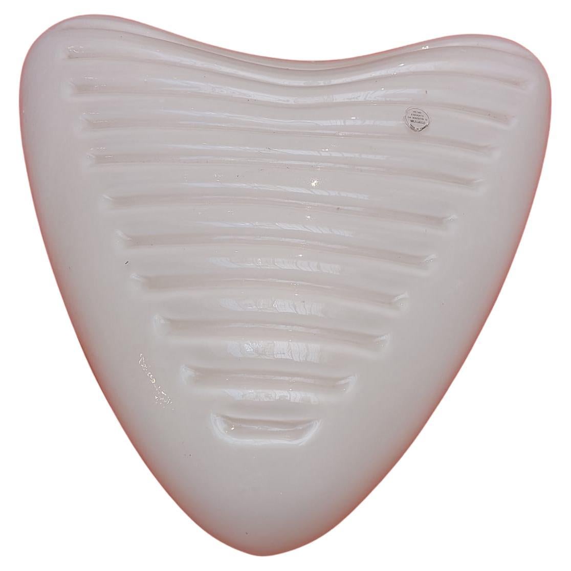 Applique a forma di cuore in vetro opalino bianco di Murano in vendita