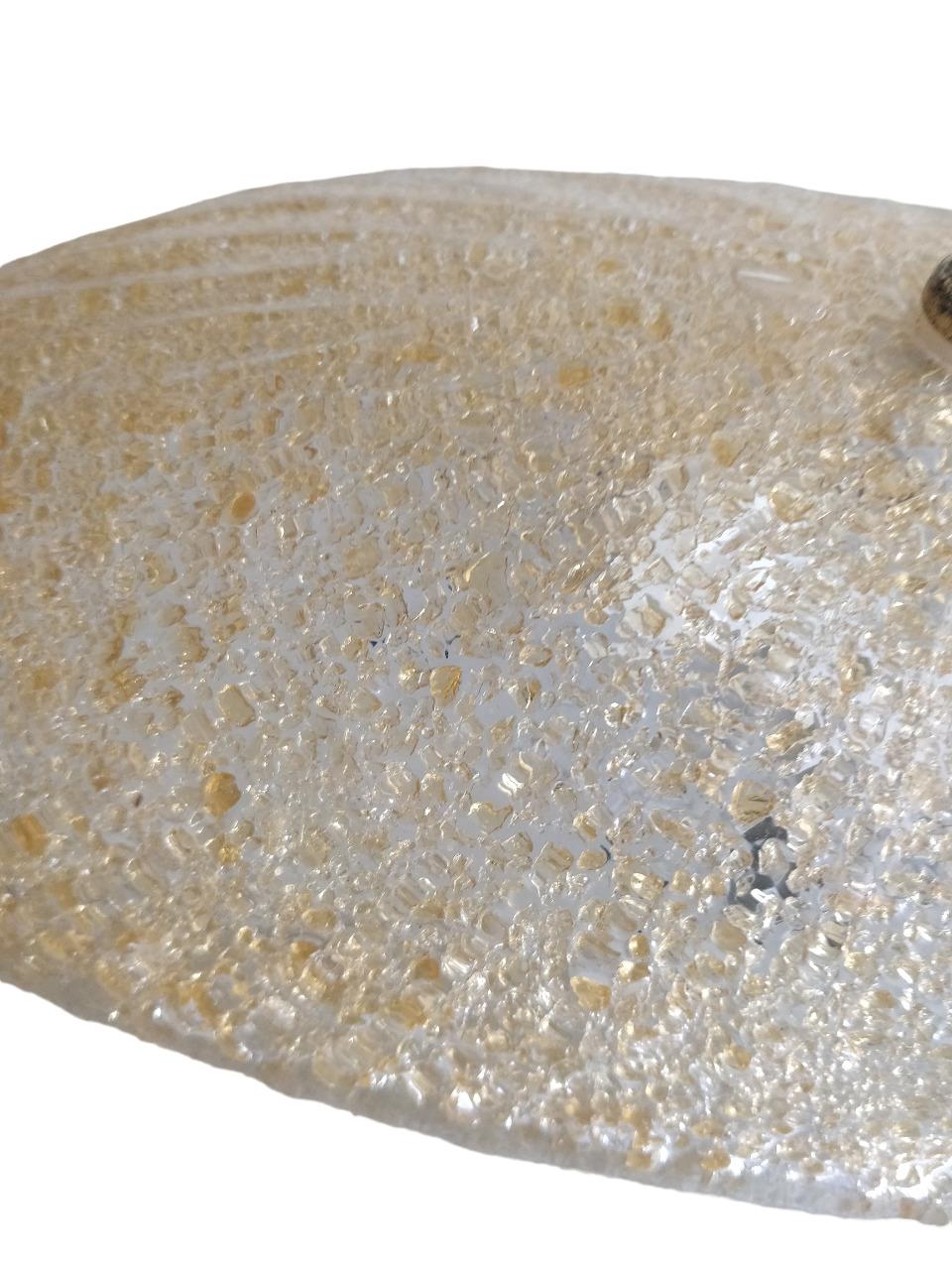 Vetro artistico Applique di “Mazzega” color miele in vetro di Murano, Italia anni ‘60 in vendita