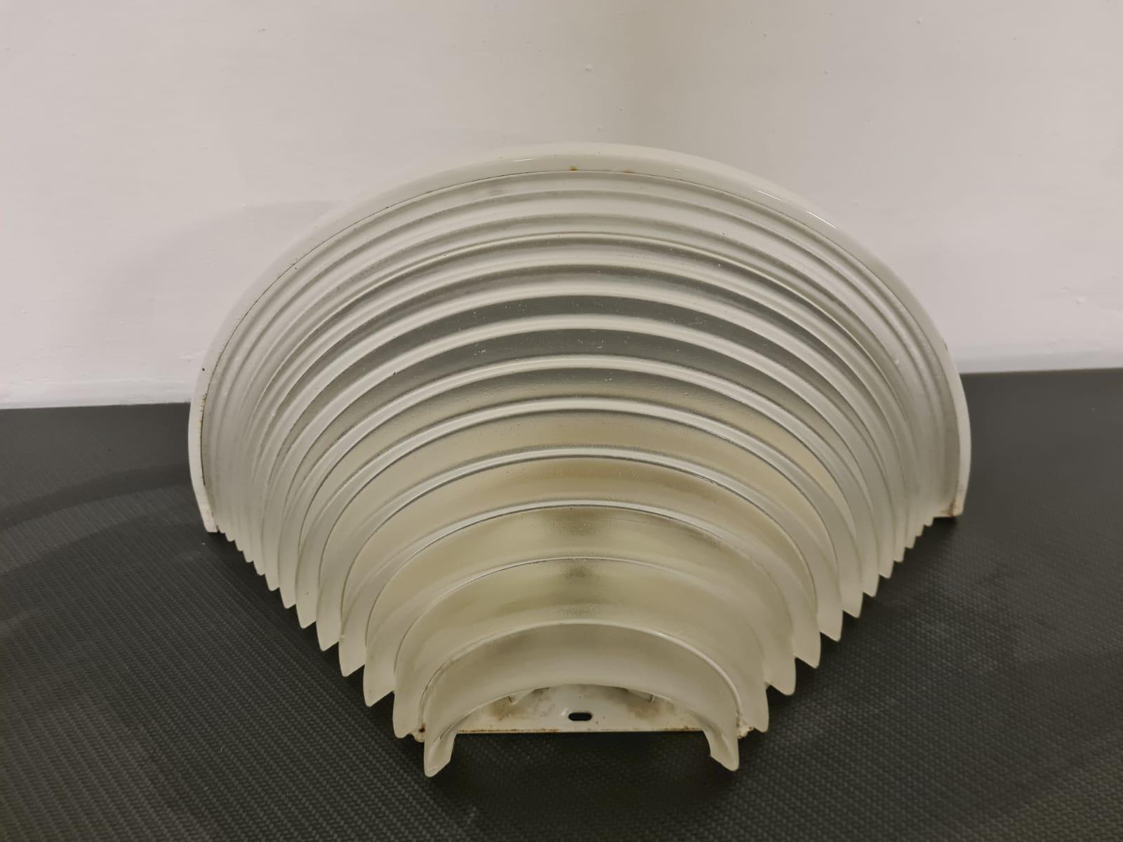 Italian Egisto 38 wall sconce by Angelo Mangiarotti for Artemide For Sale