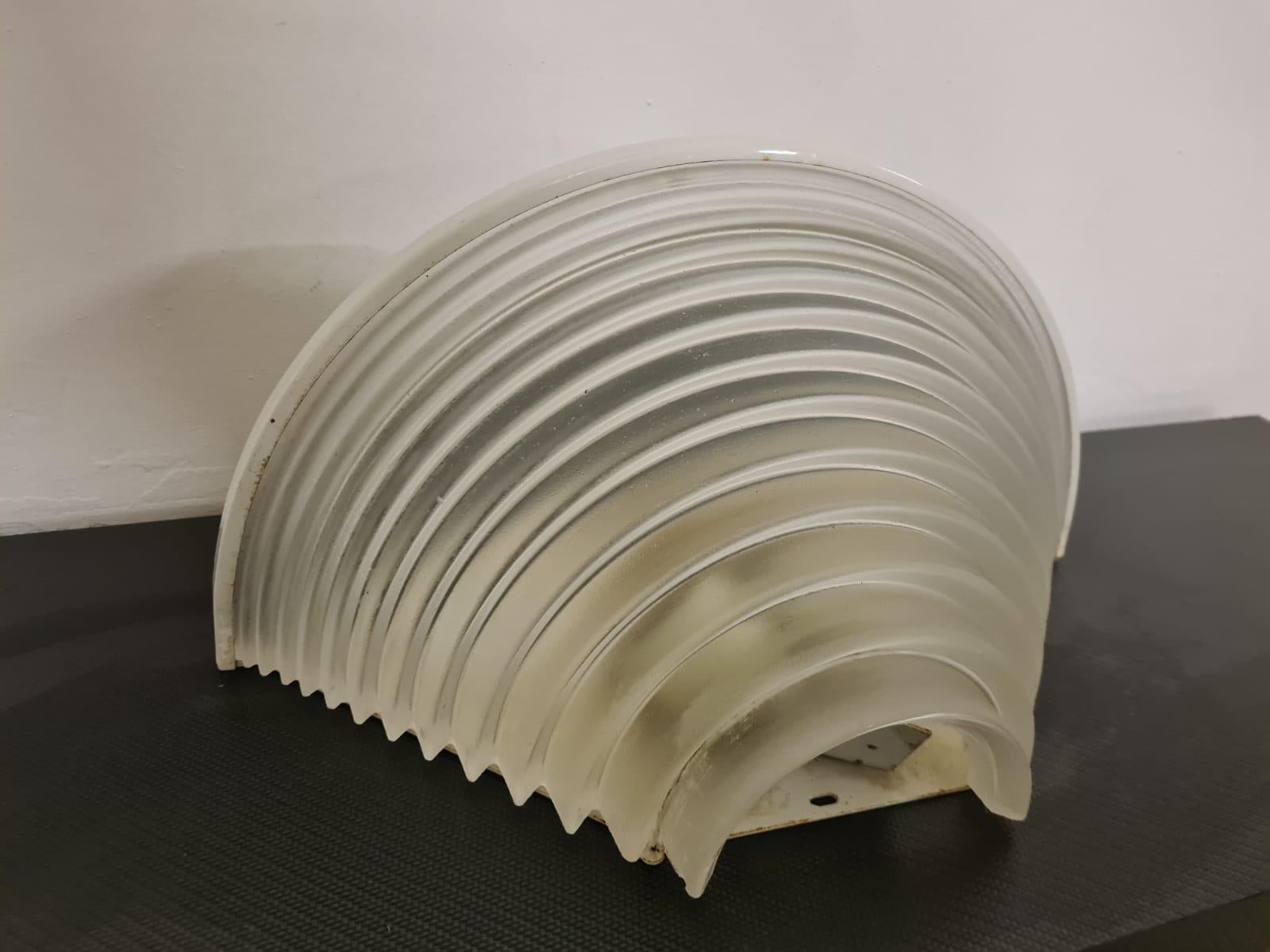 Egisto 38 wall sconce by Angelo Mangiarotti for Artemide In Good Condition For Sale In Torino, IT