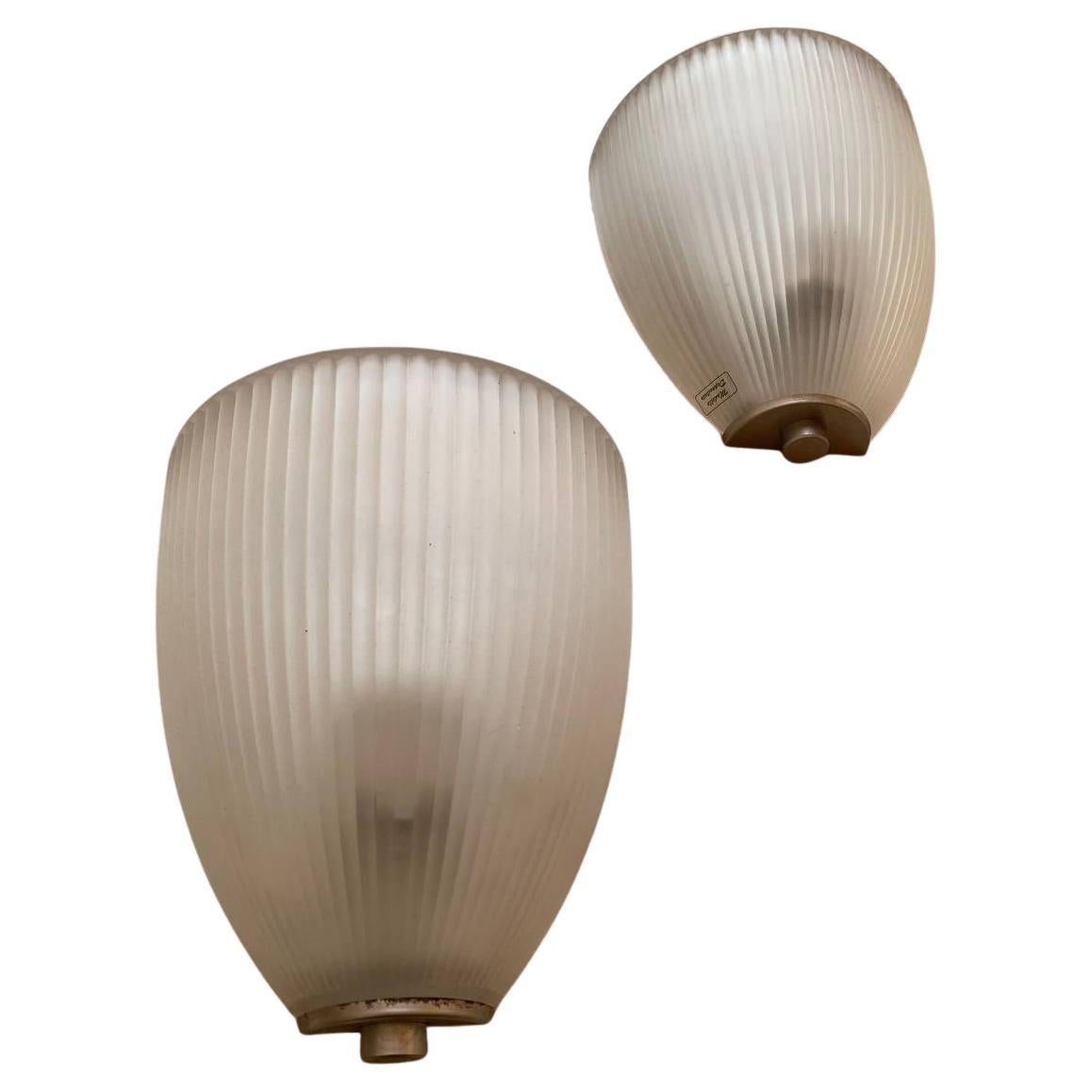 Eleganter Wandleuchter aus Milchglas 1970 Sergio Mazza geschütztes Design im Angebot
