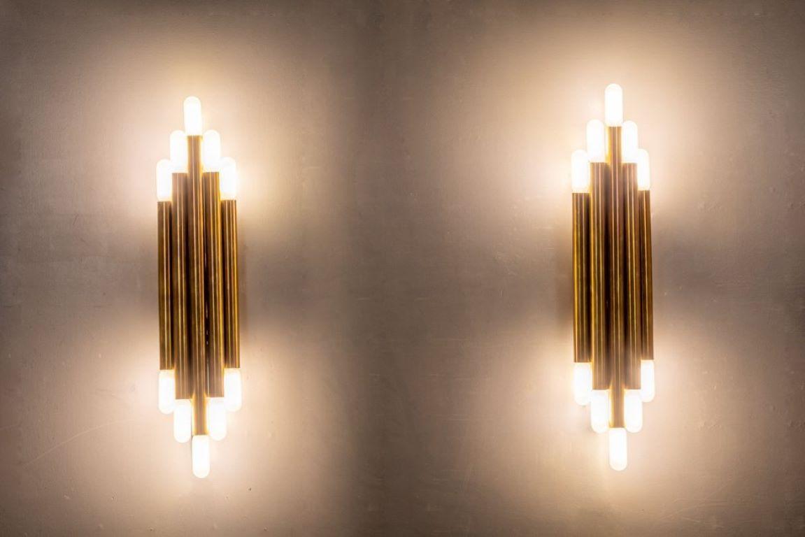 Midcentury brass wall sconce in the style of  Gio Ponti For Sale 3