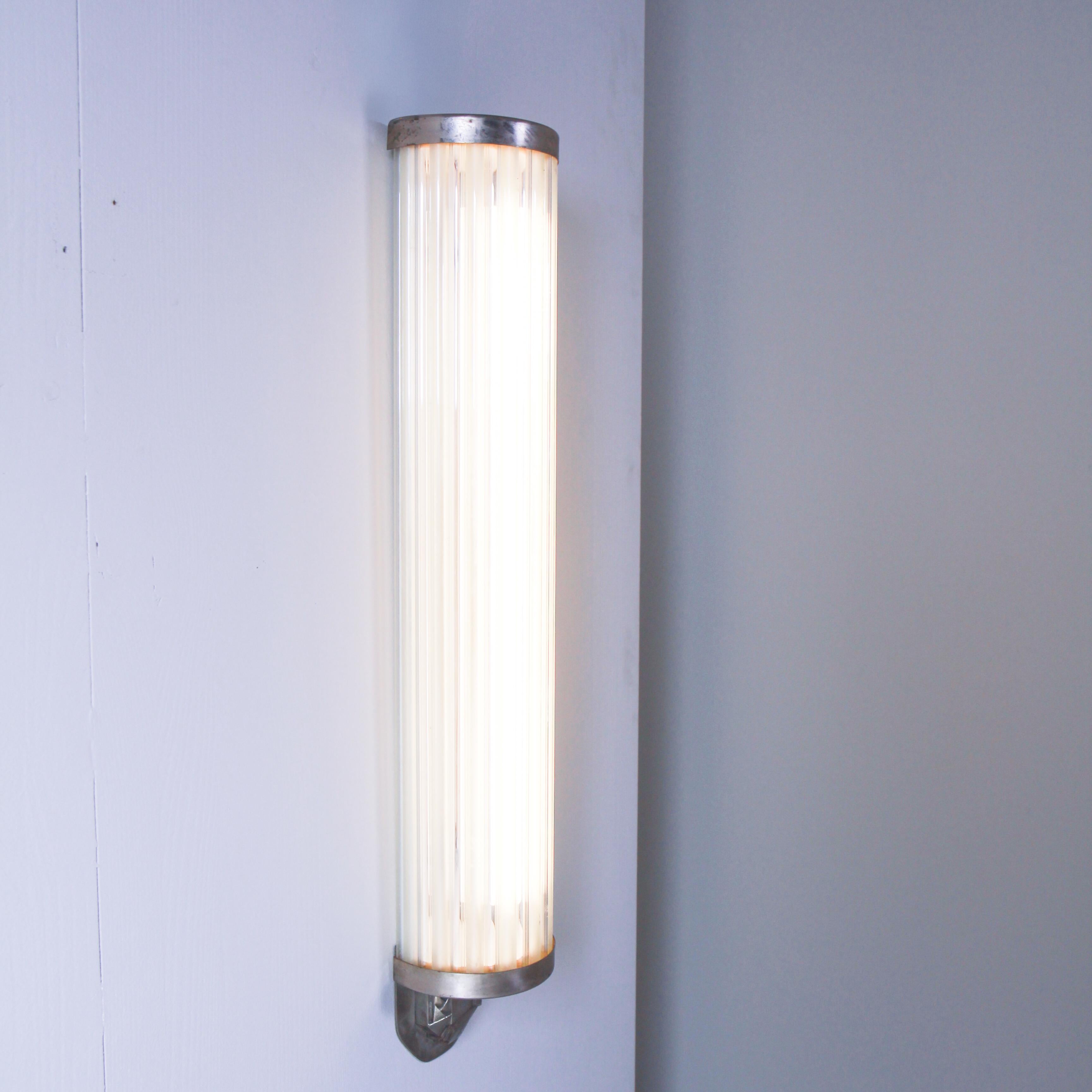Art Deco style wall sconce, 1930s large version For Sale 4