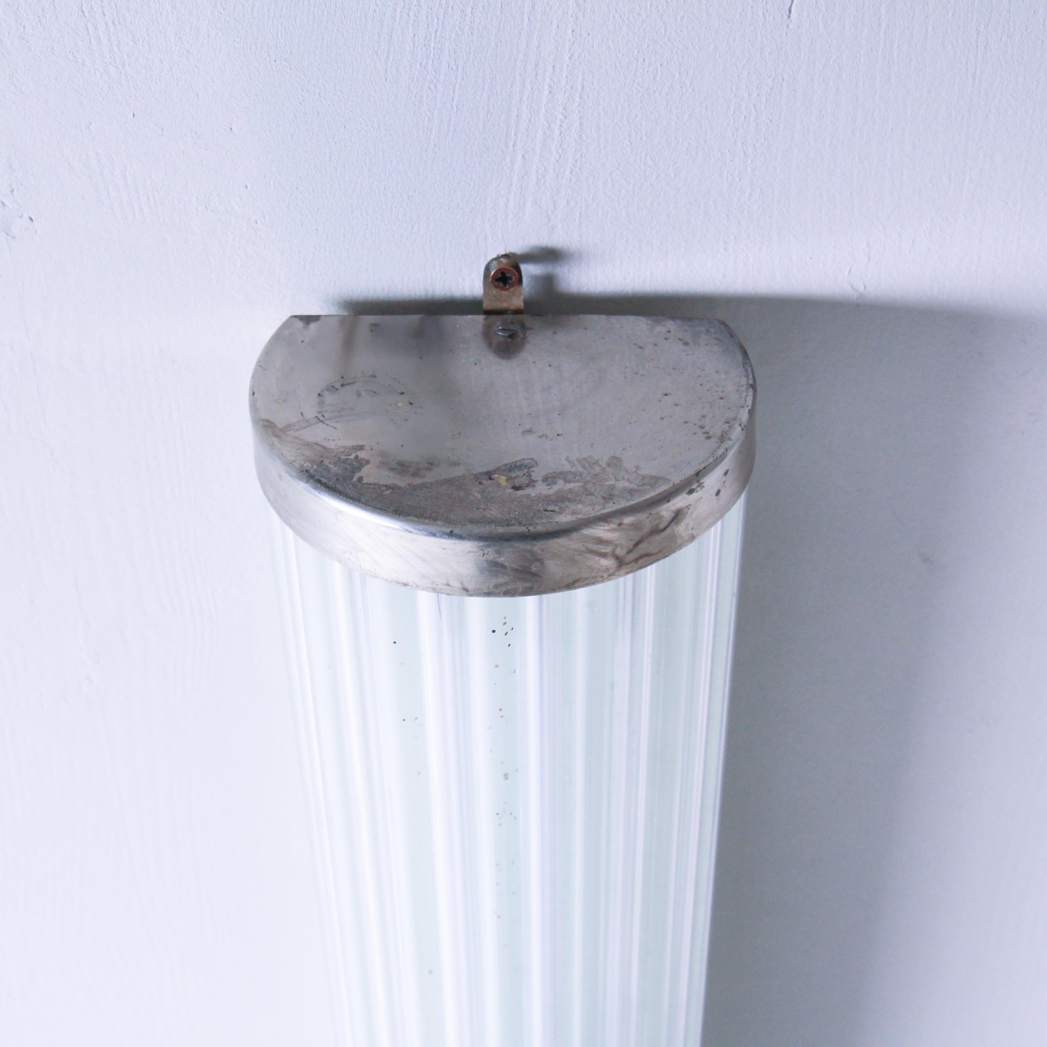 Art Deco style wall sconce, 1930s large version For Sale 6