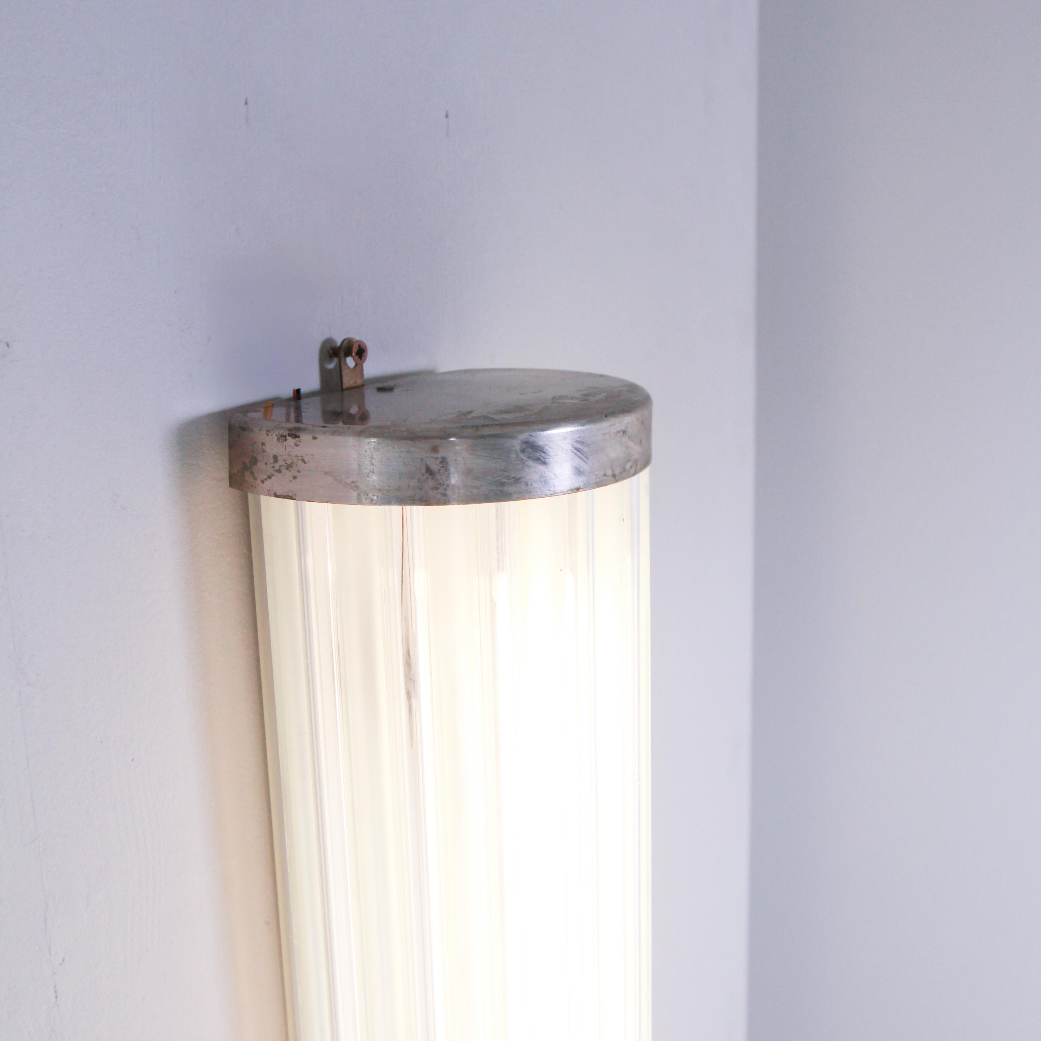 Art Deco style wall sconce, 1930s large version For Sale 2