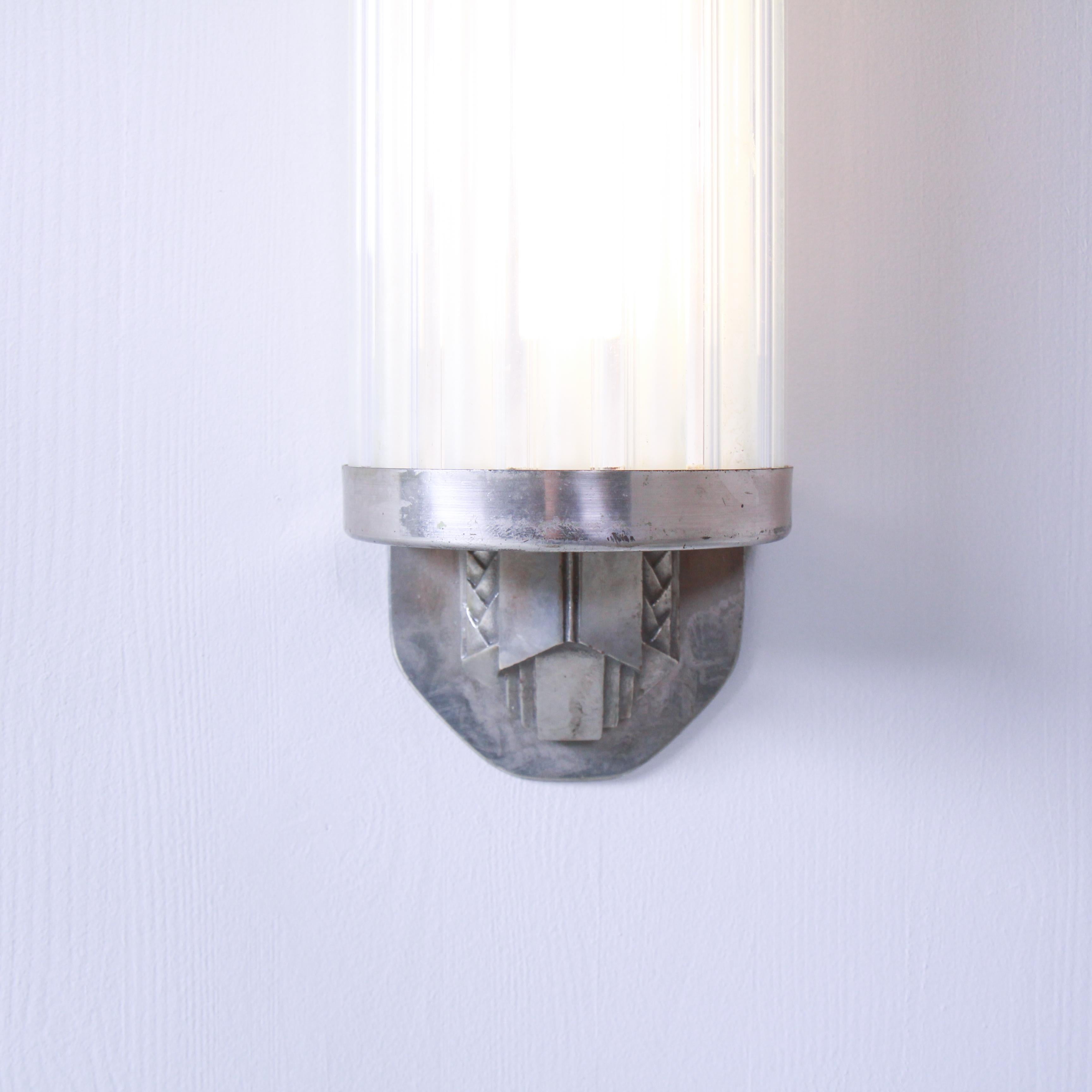 Art Deco style wall sconce, 1930s large version For Sale 3