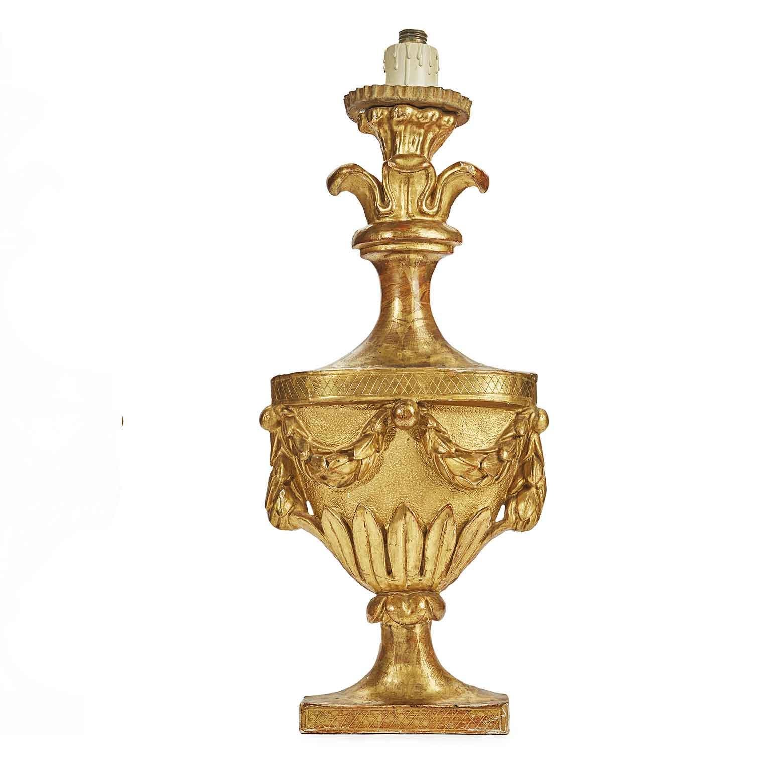 18th Century and Earlier Italian Empire Vase Applique in Gilded Carved Wood Circa 1780 For Sale