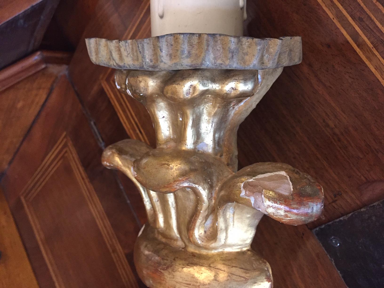 Italian Empire Vase Applique in Gilded Carved Wood Circa 1780 For Sale 3