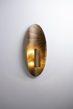 Applique V.I.I.I. en marqueterie de paille