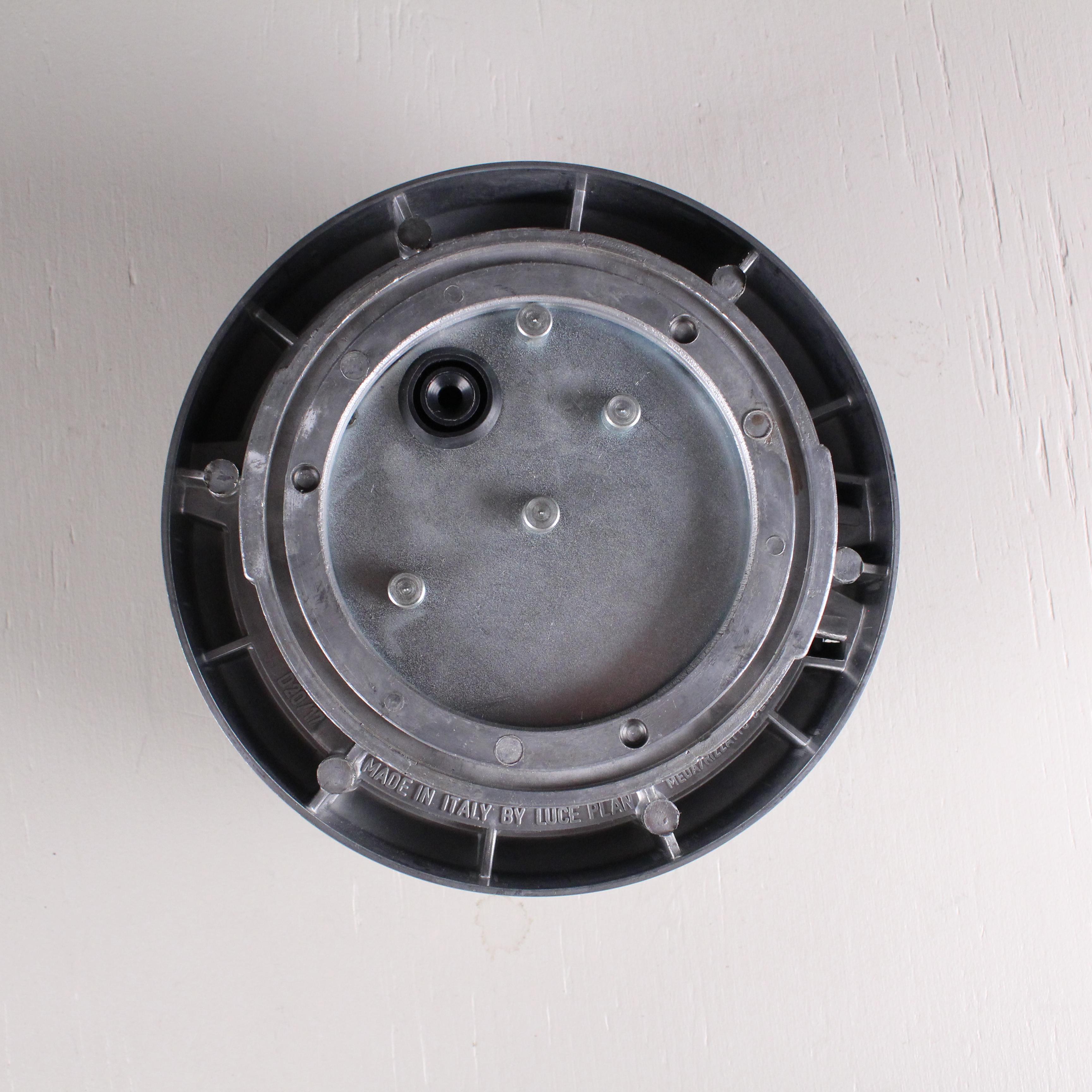 Metal Metropoli wall sconce in glass and steel, Luceplan, 1992 For Sale