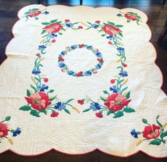 Appliqué Poppy Quilt with Scallop Border