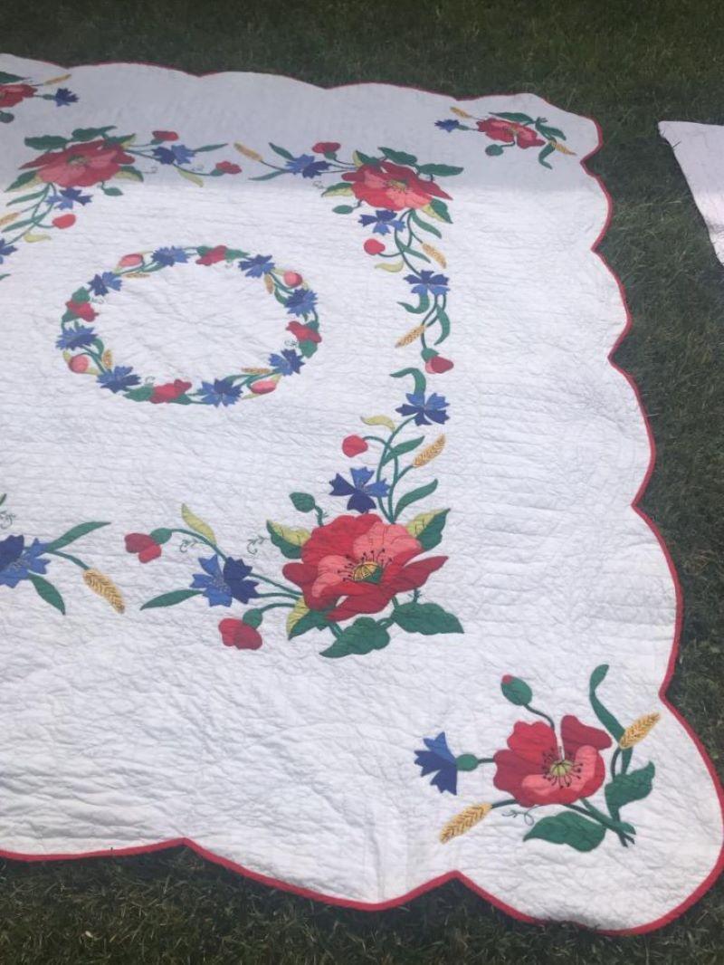 Hand-Crafted Appliqué Poppy Quilt with Scallop Border For Sale