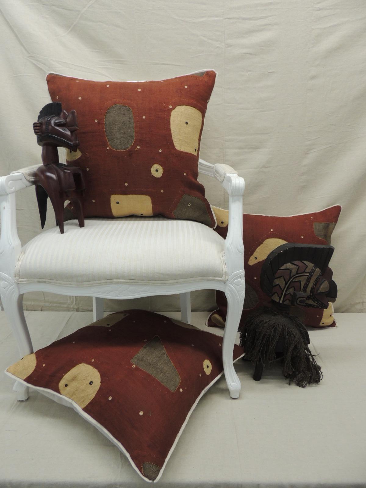 Applique Raffia Brown and Rust Kuba Decorative Pillows Matisse Style In Good Condition In Oakland Park, FL