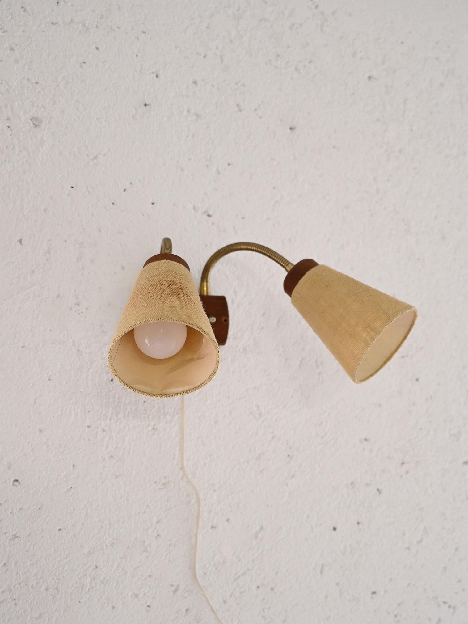 Scandinavian Applique scandinava con due punti luci in vendita