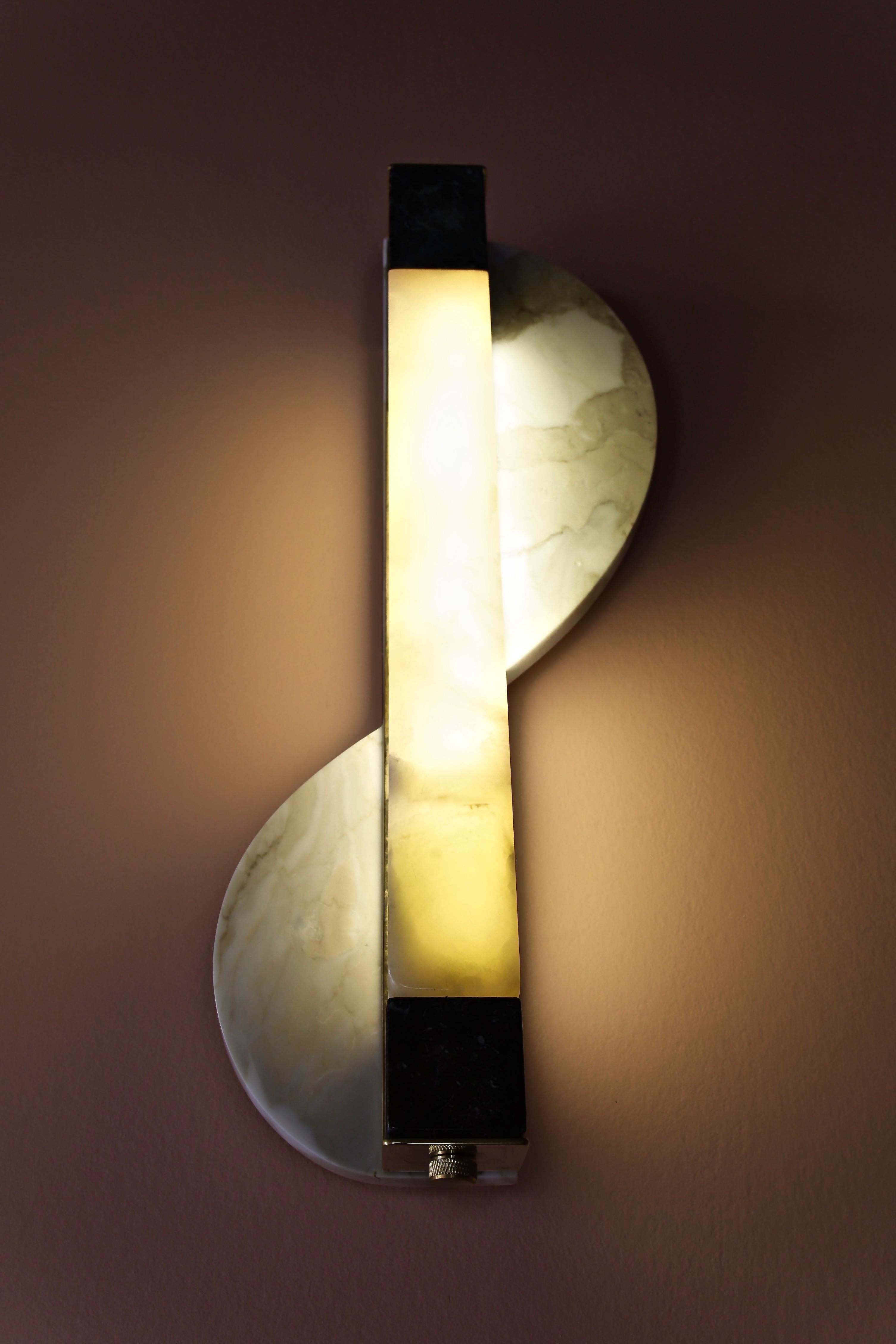 Italian Sinuous wall sconce in onyx, gold calacatta marble, alps green and levanto red  For Sale