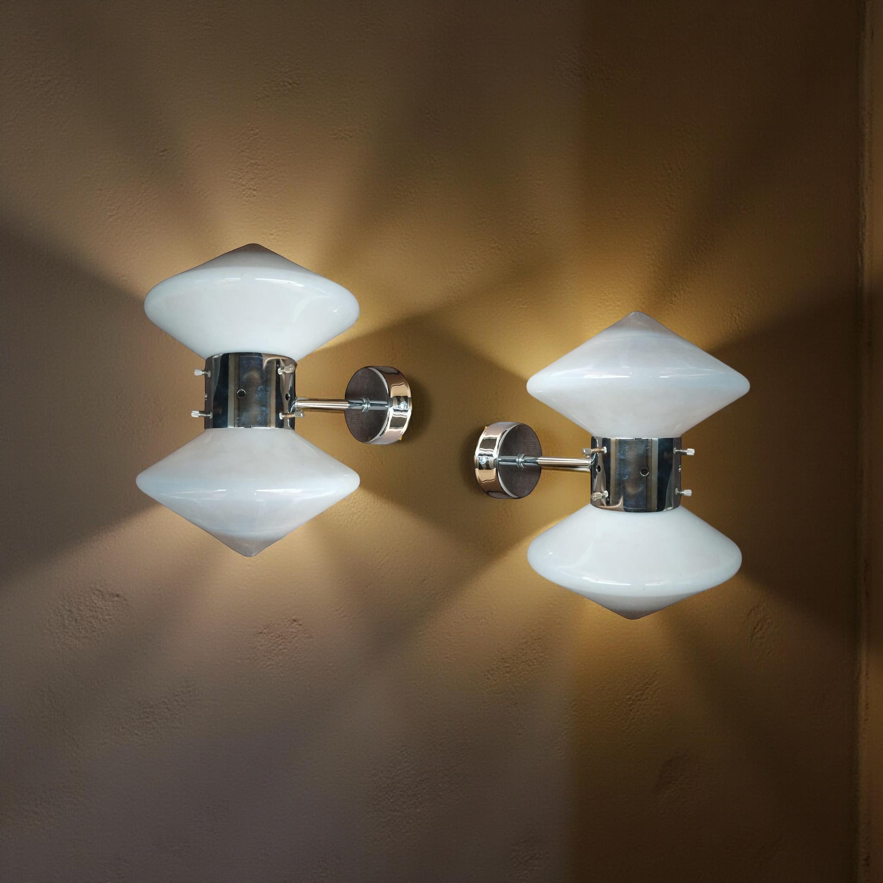 Space Age wall sconce by Carlo Nason for Mazzega, 1970s For Sale 8