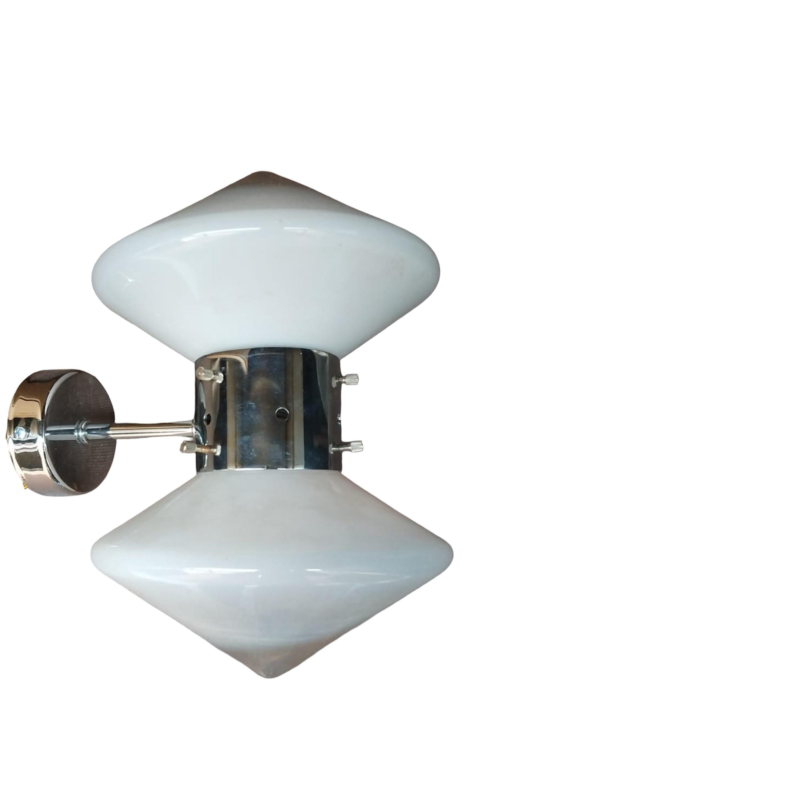 Hand-Crafted Space Age wall sconce by Carlo Nason for Mazzega, 1970s For Sale
