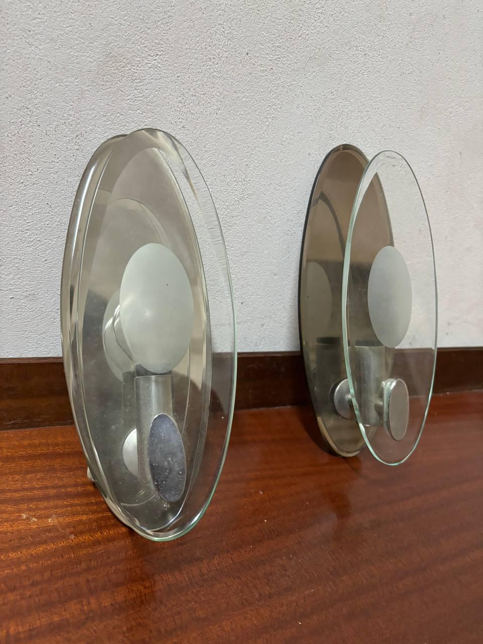 Mid-Century Modern Fontana Arte Italia style wall sconce with smoked mirror and 20th century nile green. For Sale