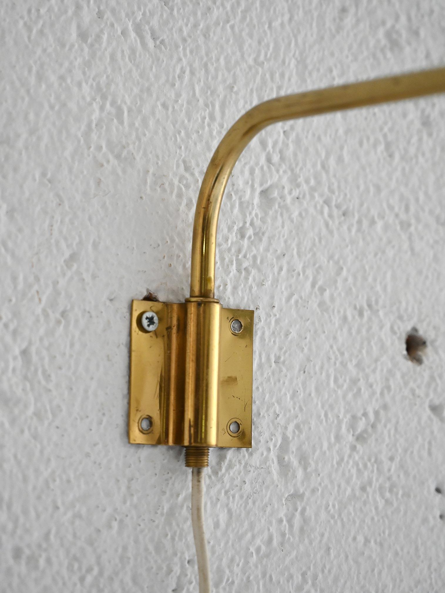 Aplique vintage con brazo dorado en Bueno estado para la venta en Brescia, IT