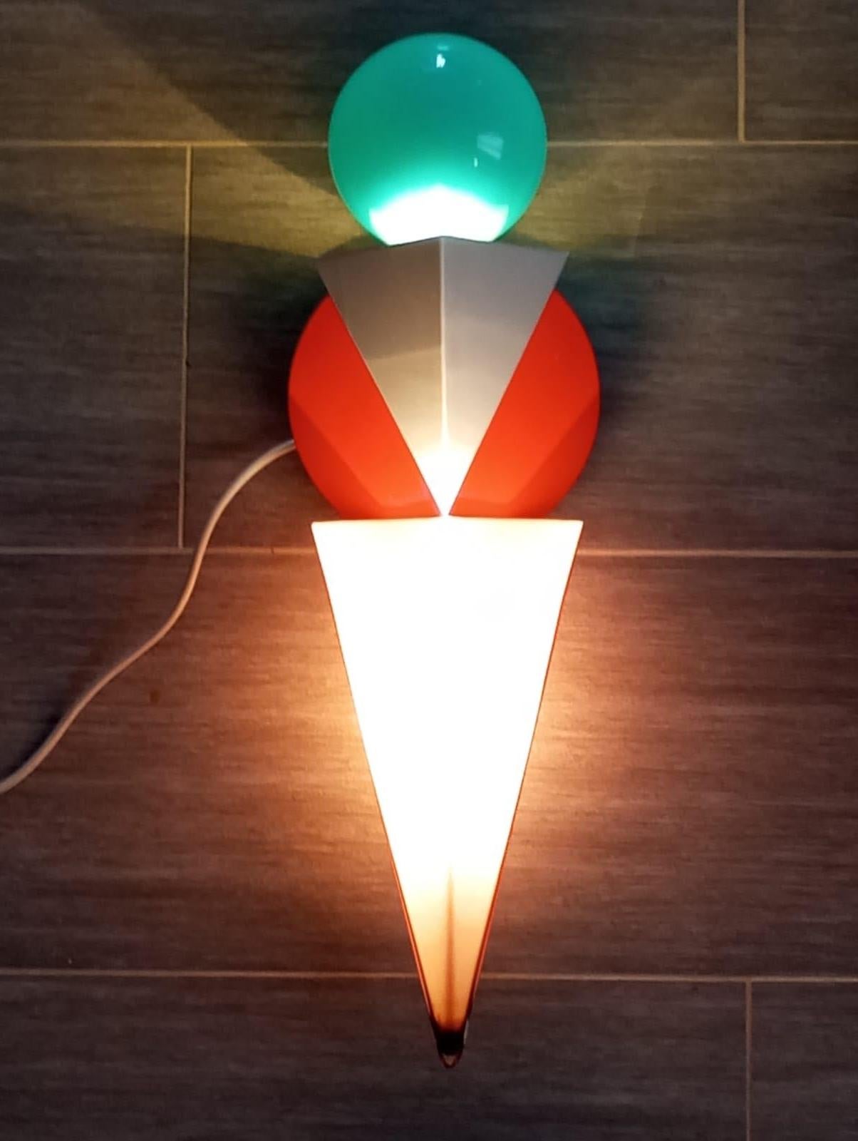 Apliques 'wassily on the wall' de Adam T. Tihani y Joseph Mancini para Foscarini en venta 3