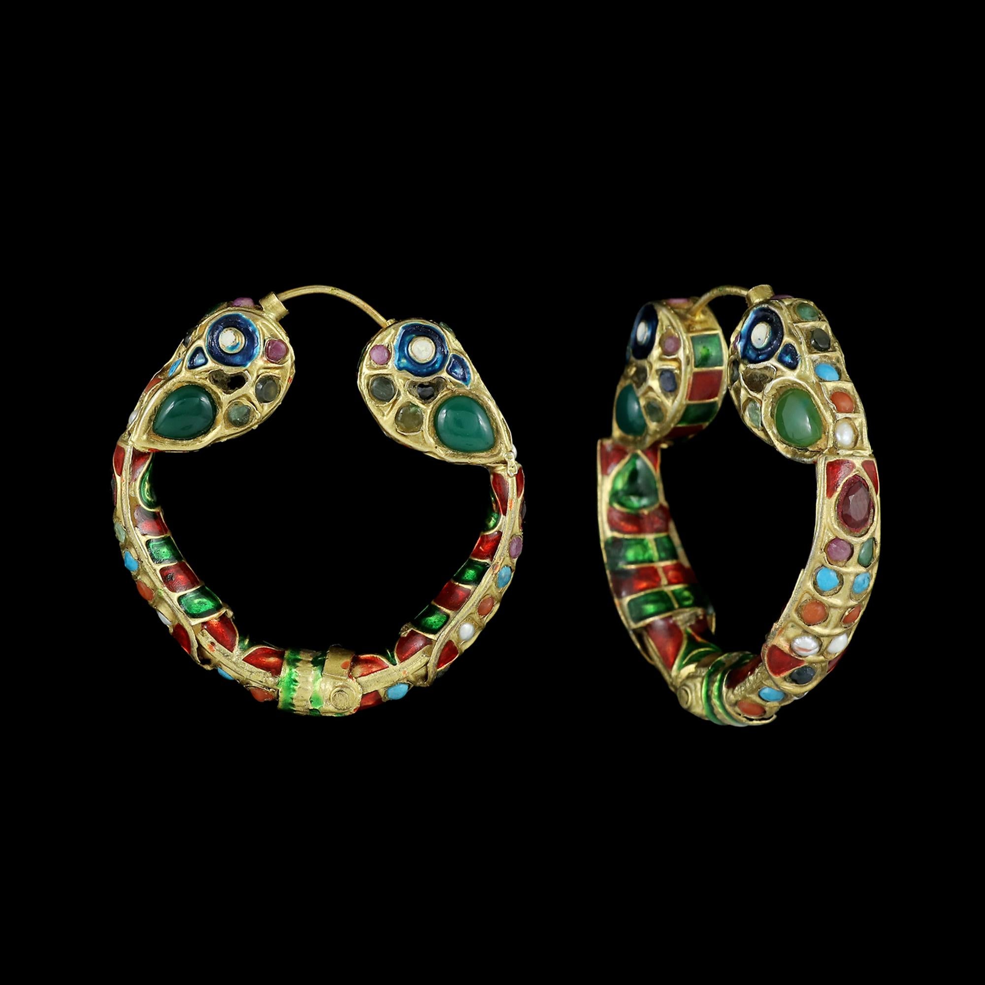 Ciondolo con gemme preziose Navratna in oro 14k con 58,5 carati di diamante in vendita 9