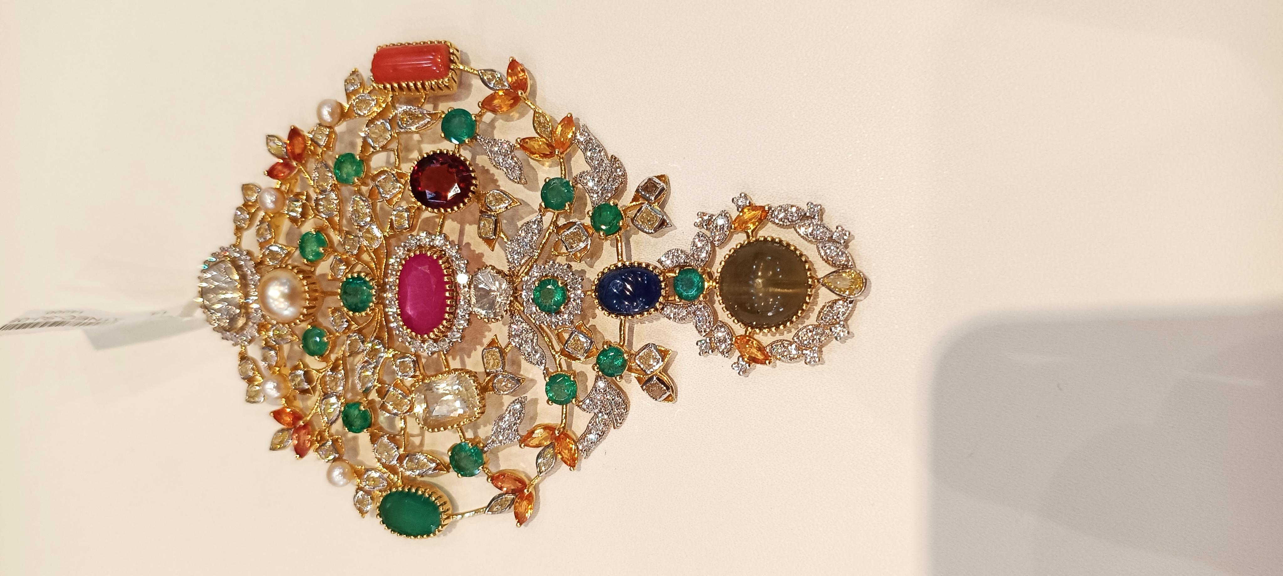 Ciondolo con gemme preziose Navratna in oro 14k con 58,5 carati di diamante in vendita 5