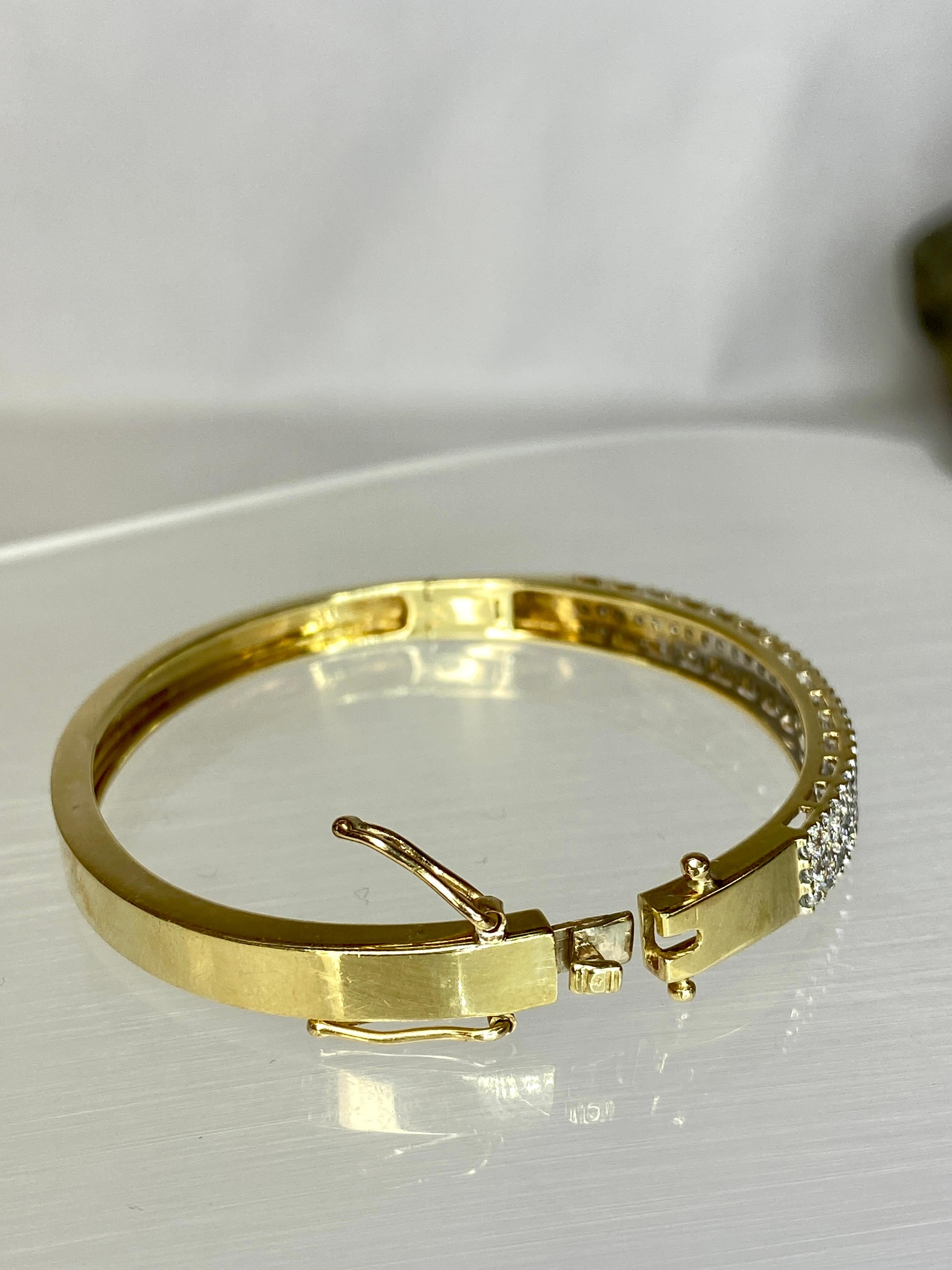 Appraised 14K Yellow Gold 2.5TCW Brilliant Pave Diamond Bangle w/ Open Box Clasp For Sale 7