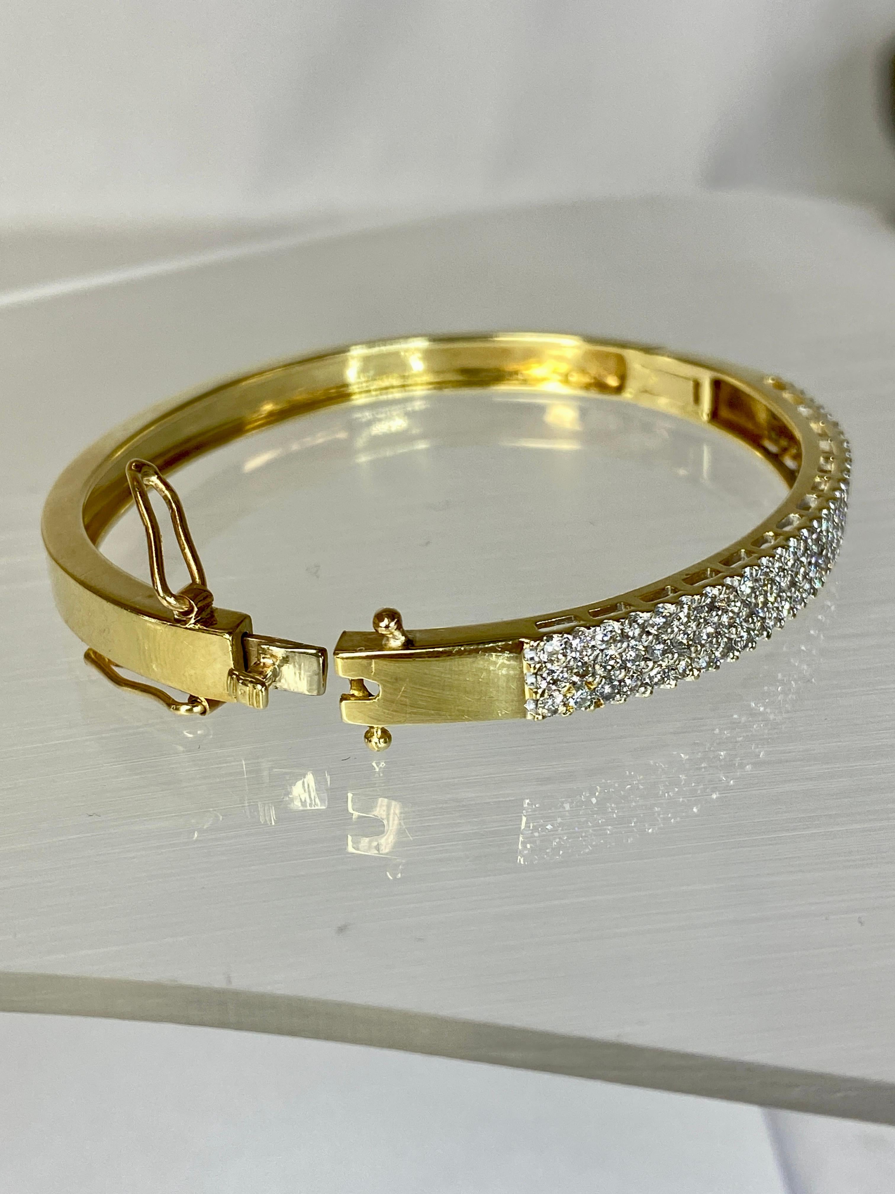 Women's or Men's Appraised 14K Yellow Gold 2.5TCW Brilliant Pave Diamond Bangle w/ Open Box Clasp For Sale