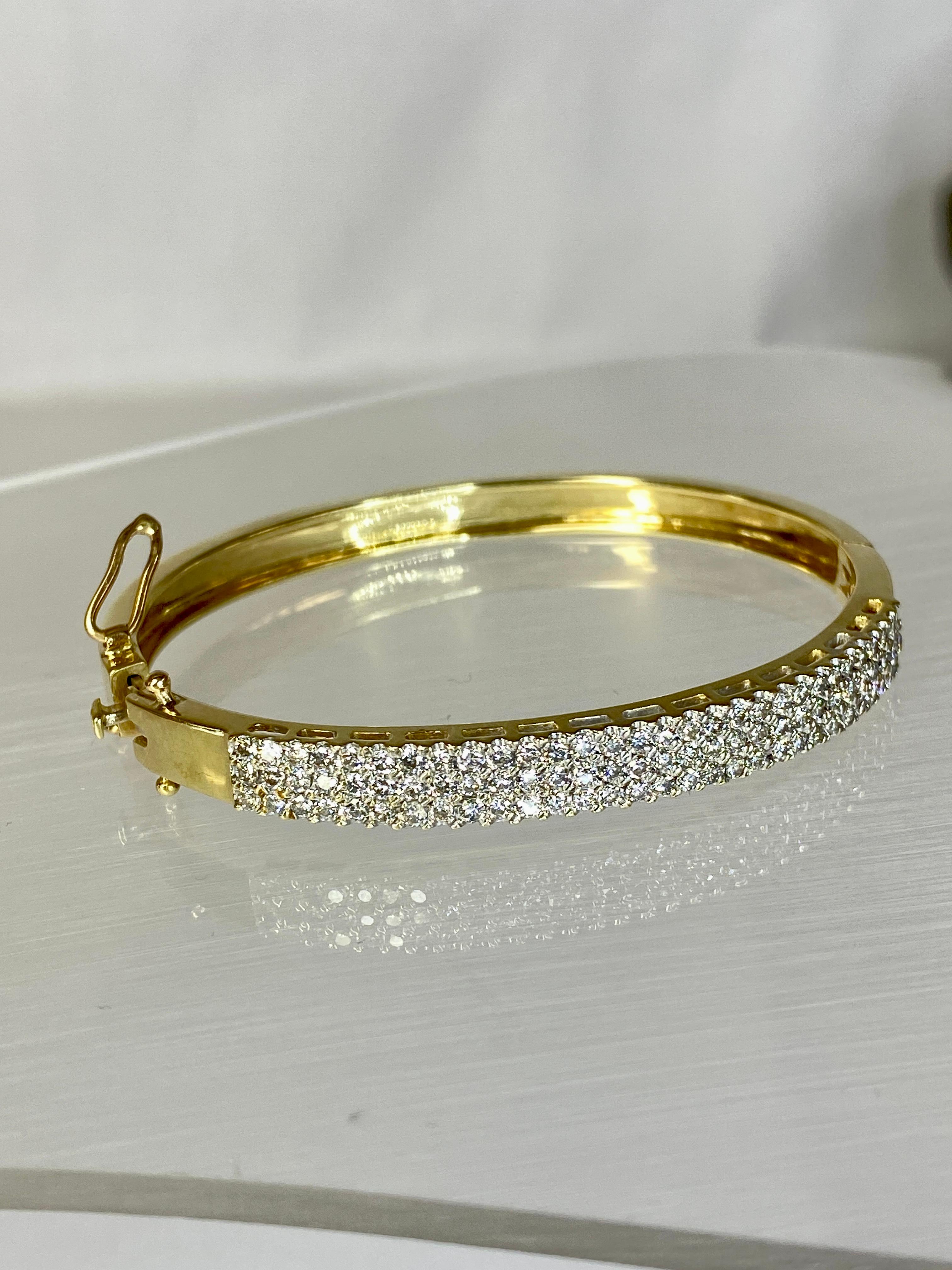 Appraised 14K Yellow Gold 2.5TCW Brilliant Pave Diamond Bangle w/ Open Box Clasp For Sale 1