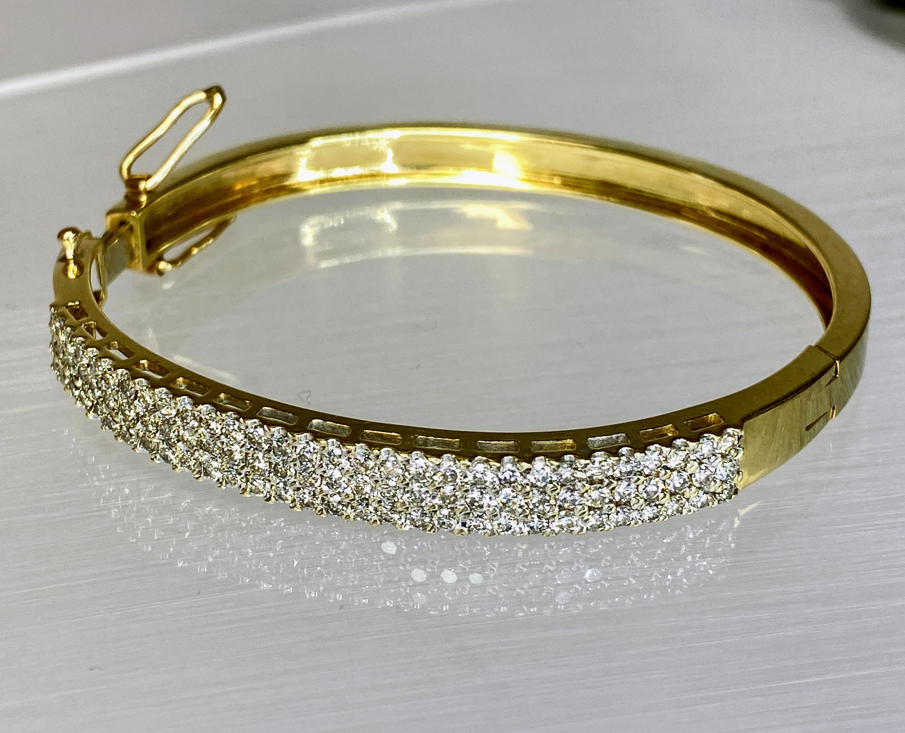 Appraised 14K Yellow Gold 2.5TCW Brilliant Pave Diamond Bangle w/ Open Box Clasp For Sale 3