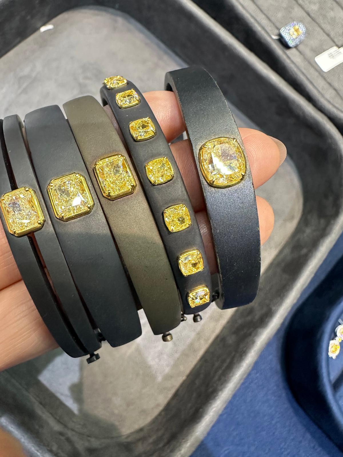 Valorada Pulsera de Diamantes Naranja con Diamantes Blancos de 25,738 quilates en venta 3