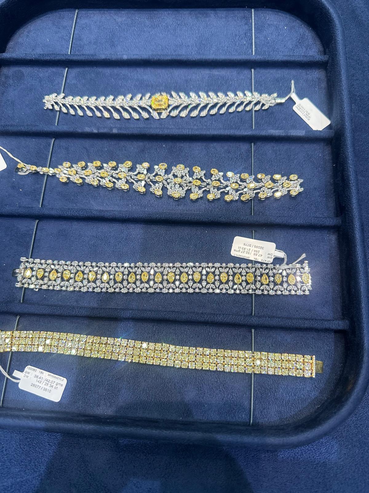 Valorada Pulsera de Diamantes Naranja con Diamantes Blancos de 25,738 quilates en venta 5