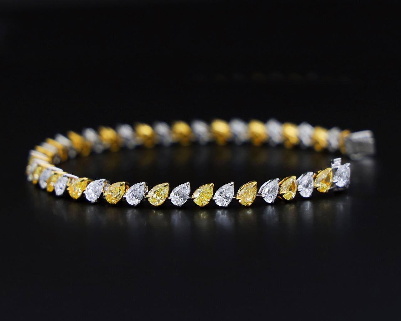 Apprécié Bracelet de diamants jaunes et blancs de 9,33 carats Neuf - En vente à Yorba Linda, CA