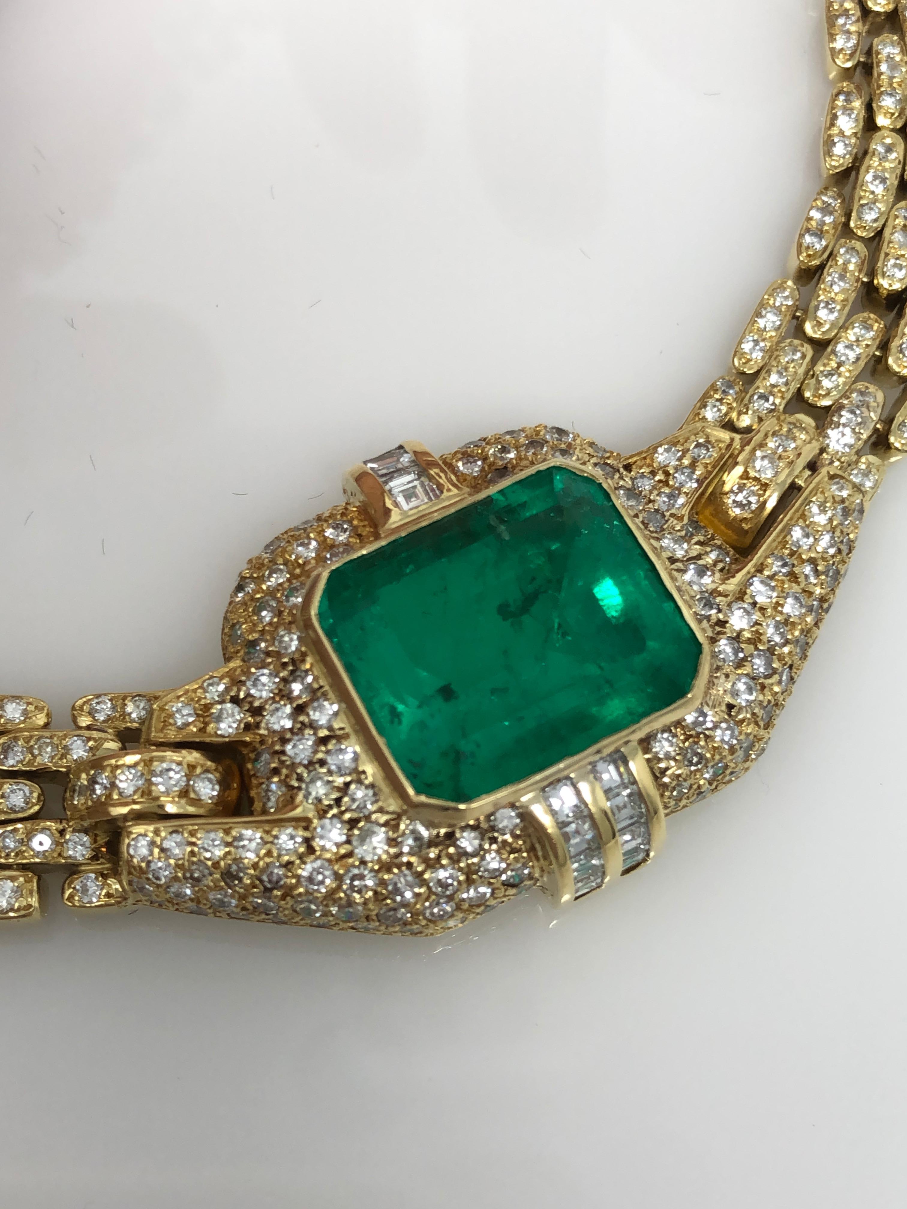 Appraised Columbian 15.80 Carat Emerald Diamond Necklace  In Excellent Condition In Athens, GA