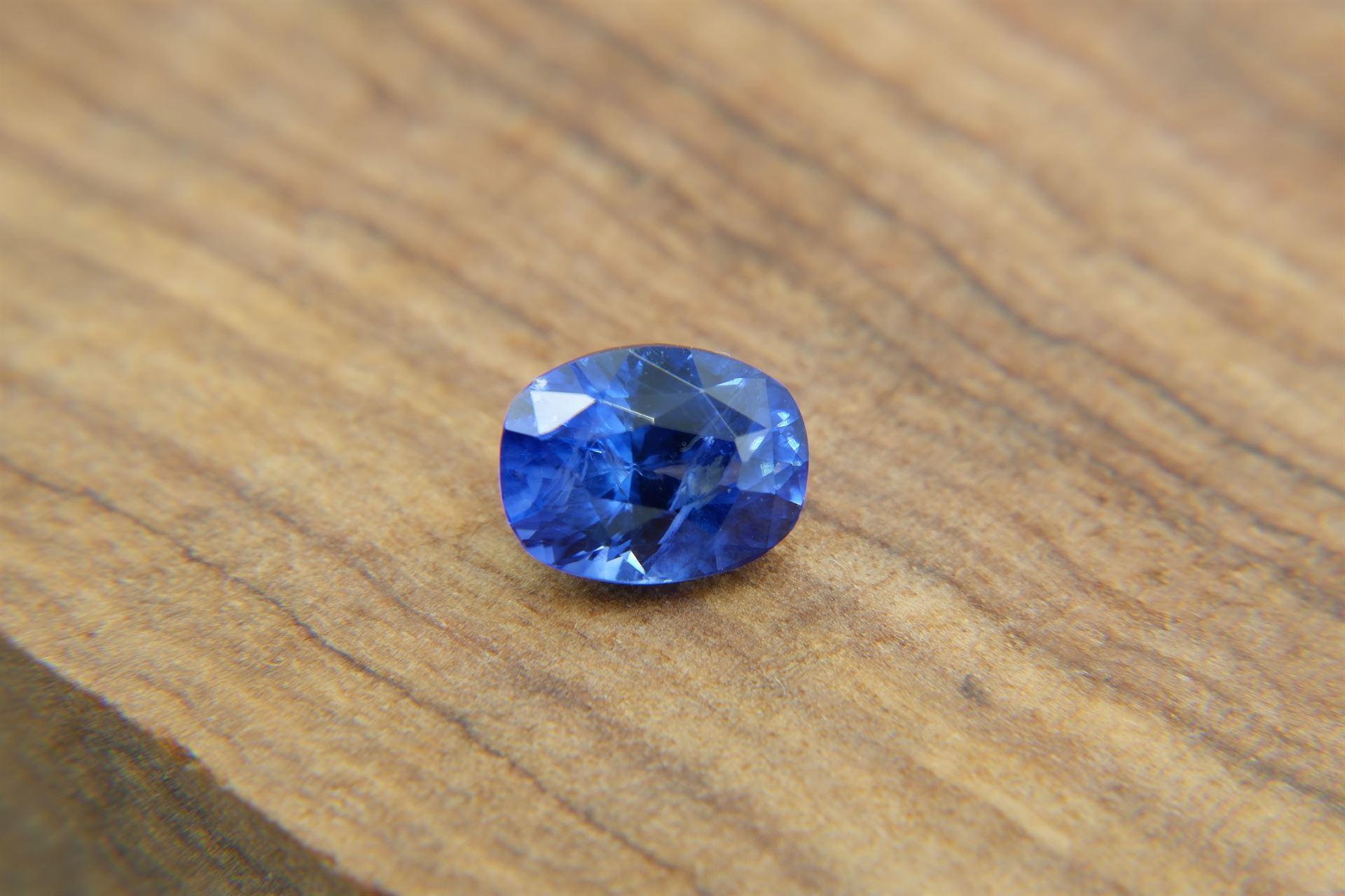 2.08 ct Appraised Premium: Cornflower Blue Sapphire In New Condition For Sale In Sheridan, WY