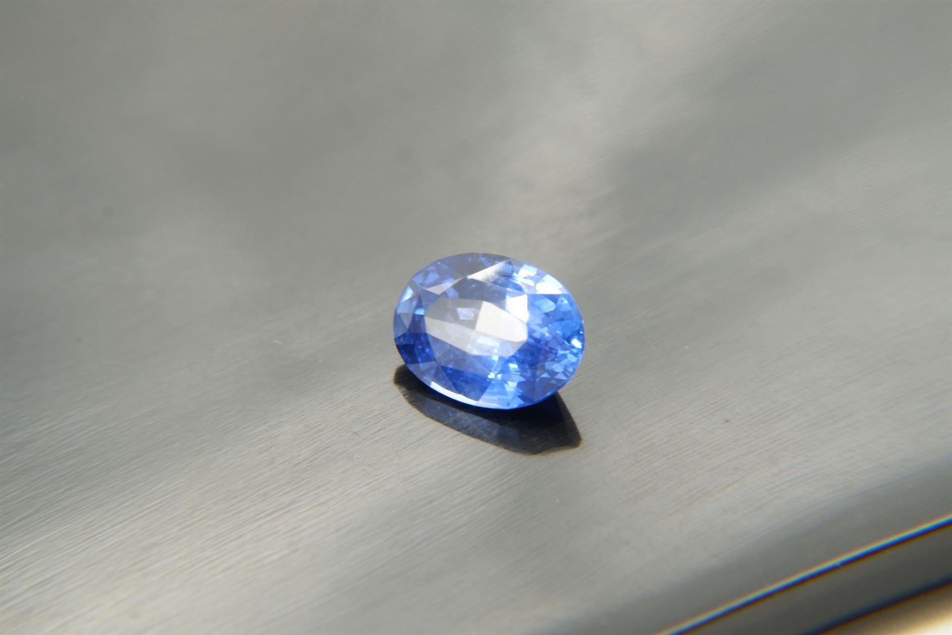 APPRAISED PREMIUM: 1.51 ct Cornflower Blue Sapphire For Sale 2