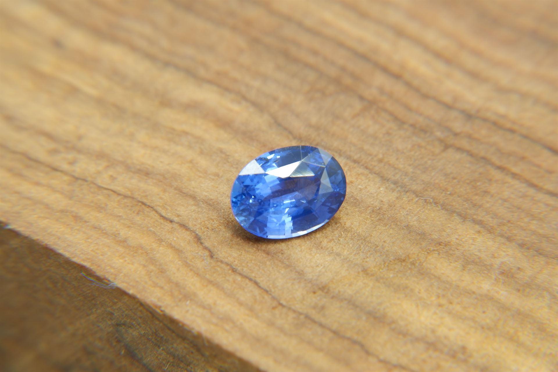 APPRAISED PREMIUM: 1.51 ct Cornflower Blue Sapphire For Sale 3