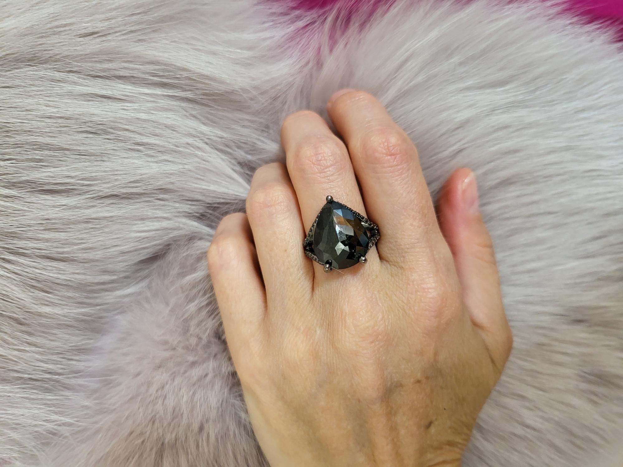 ca. 15 Karat Schwarzer Diamant-Ring in Birnenform, handgefertigt (Tropfenschliff) im Angebot
