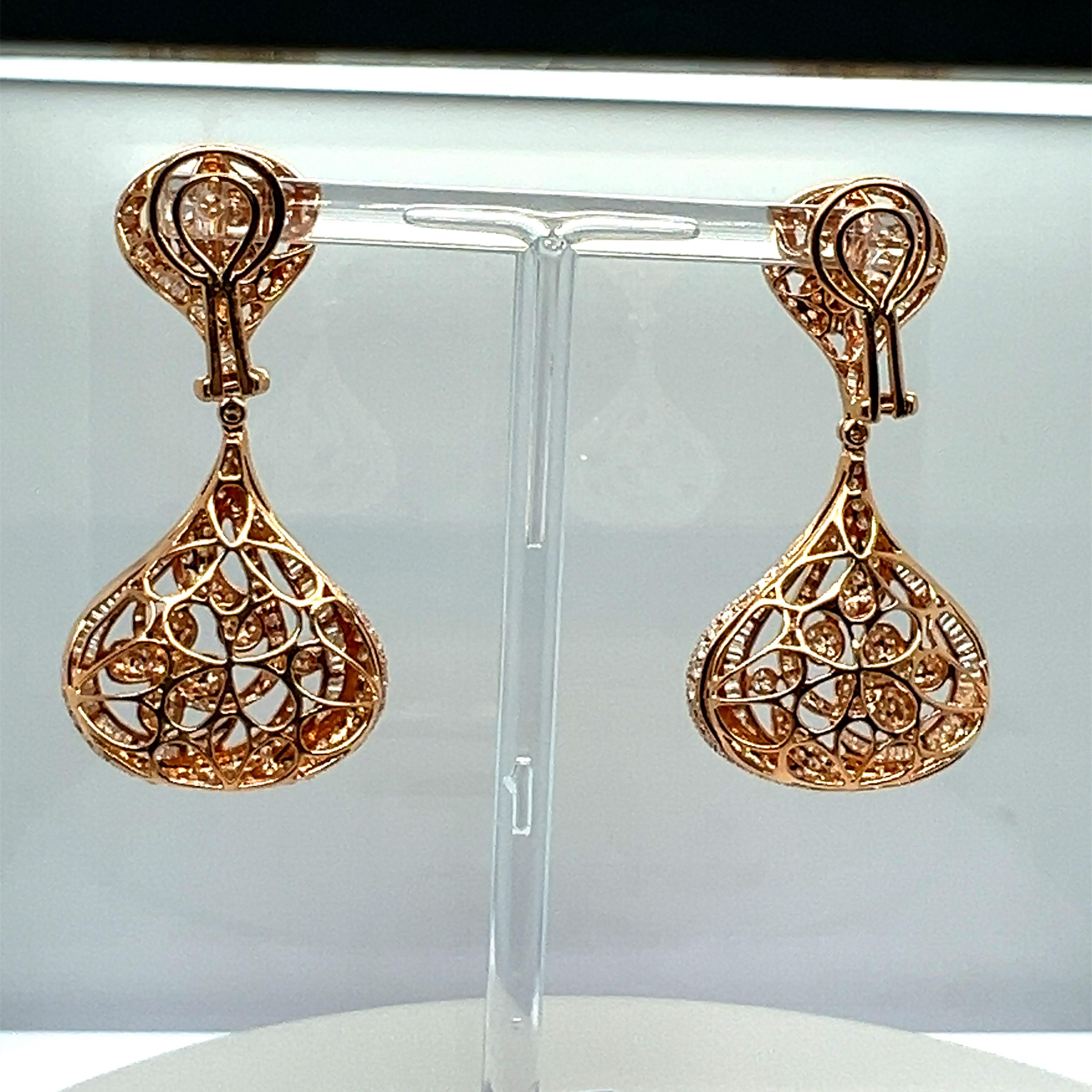 5.90 Carat Mix Cut White Diamond Chandelier Earrings In Excellent Condition For Sale In Trumbull, CT