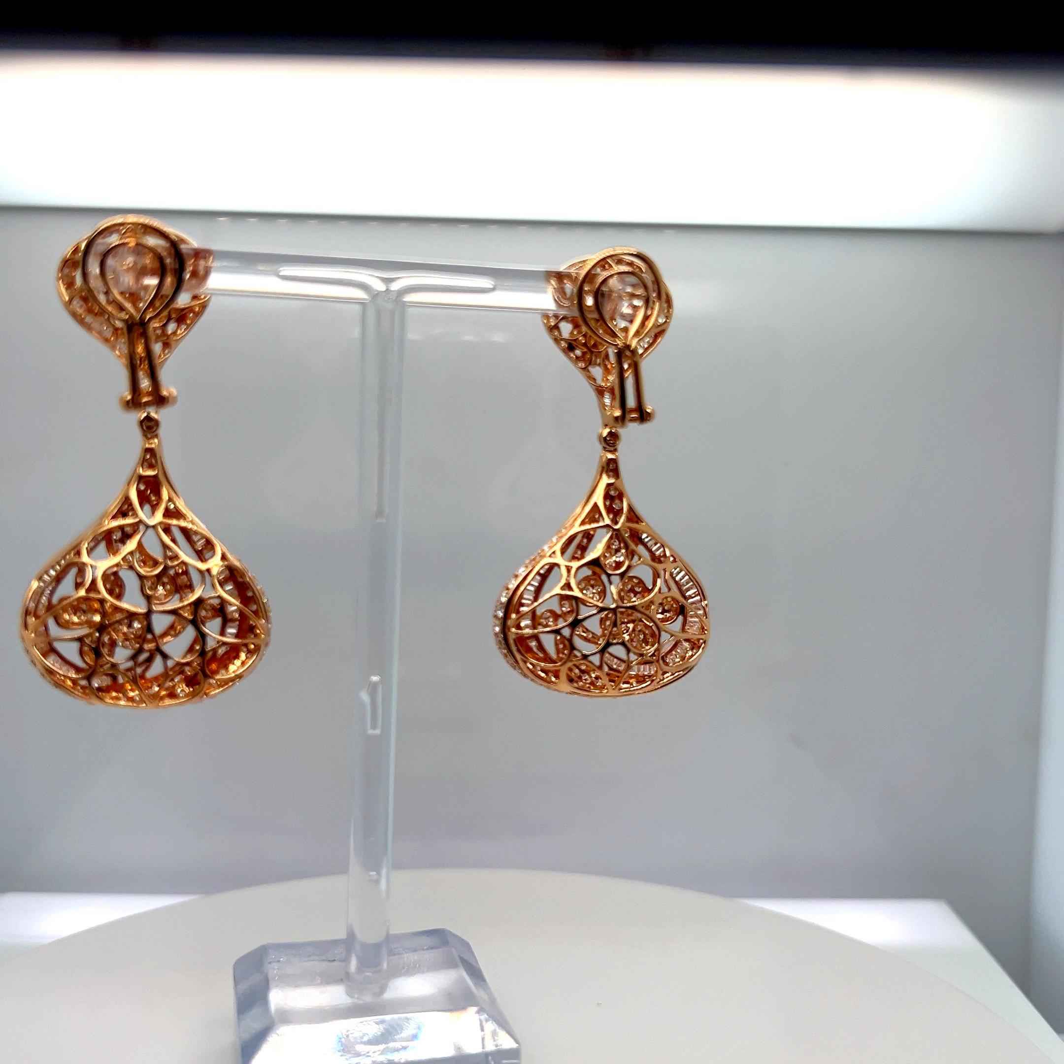 5.90 Carat Mix Cut White Diamond Chandelier Earrings For Sale 1