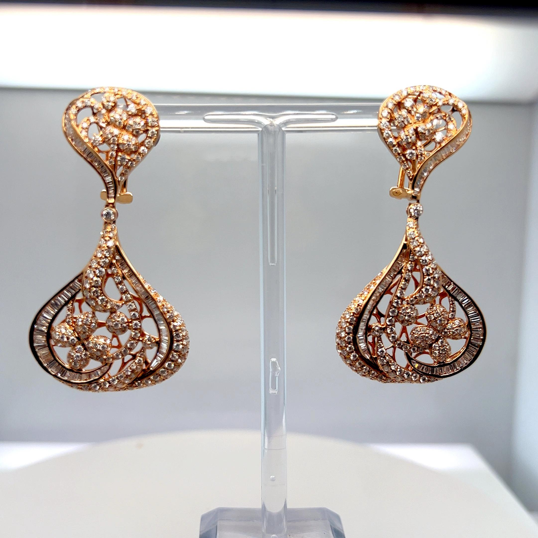 5.90 Carat Mix Cut White Diamond Chandelier Earrings For Sale 2