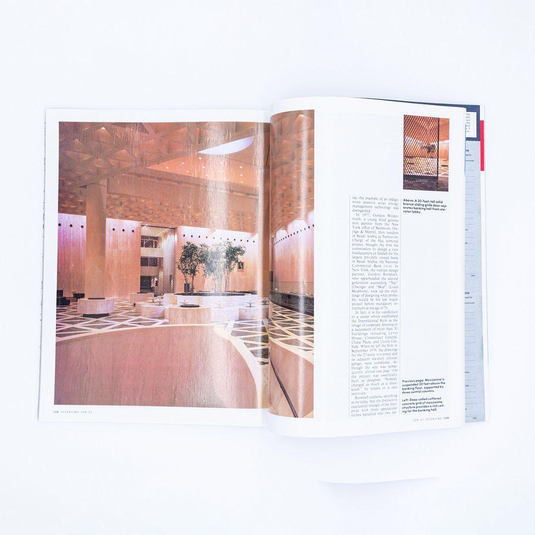 Papier Magazine de Gordon Bunshaft ft., avril 1985 Tirelire commerciale nationale de Jeddah en vente